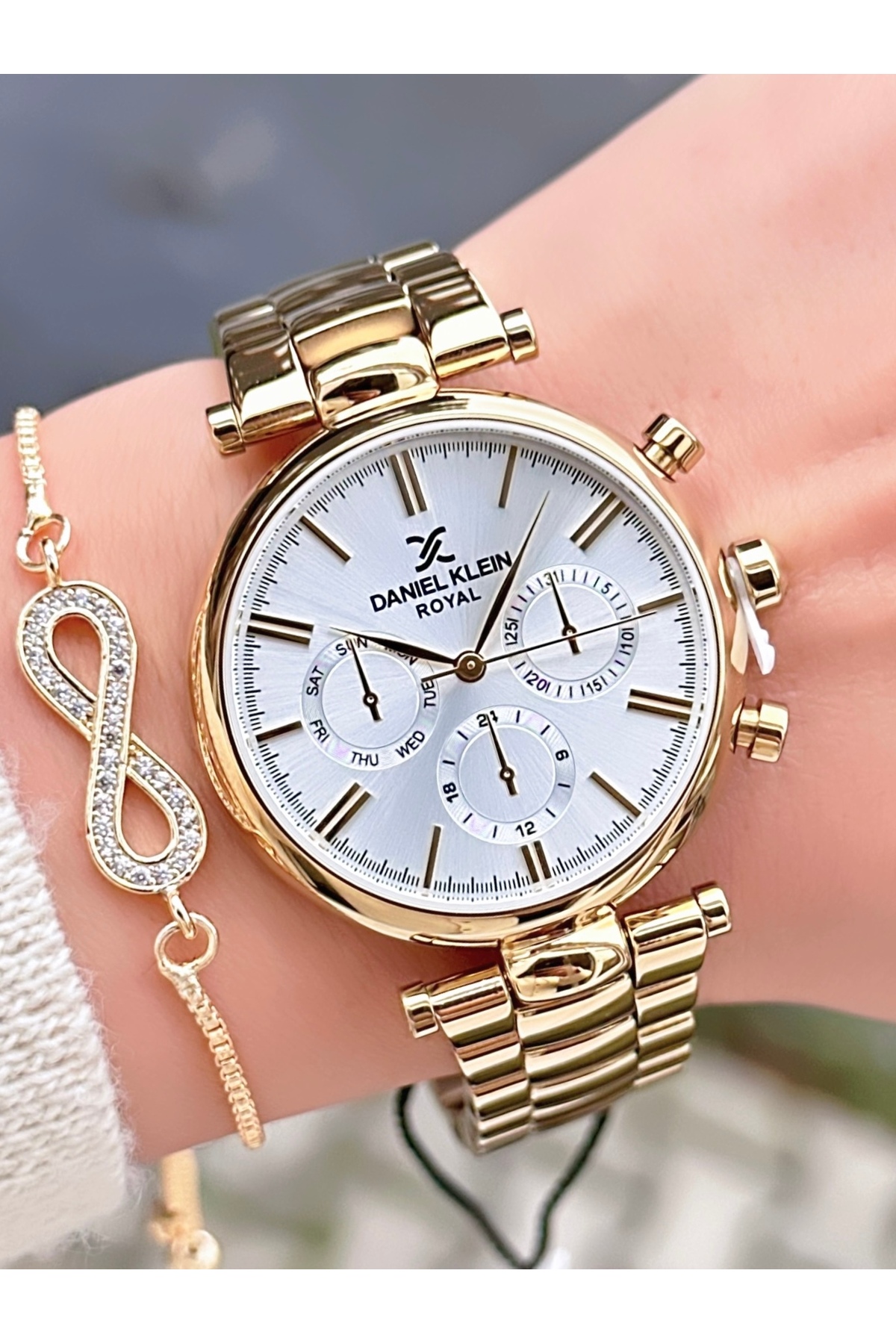New Season Women Wrist Watch 2 Years Warranty With Stylish Design And Sturdy Jubilee Steel Strap