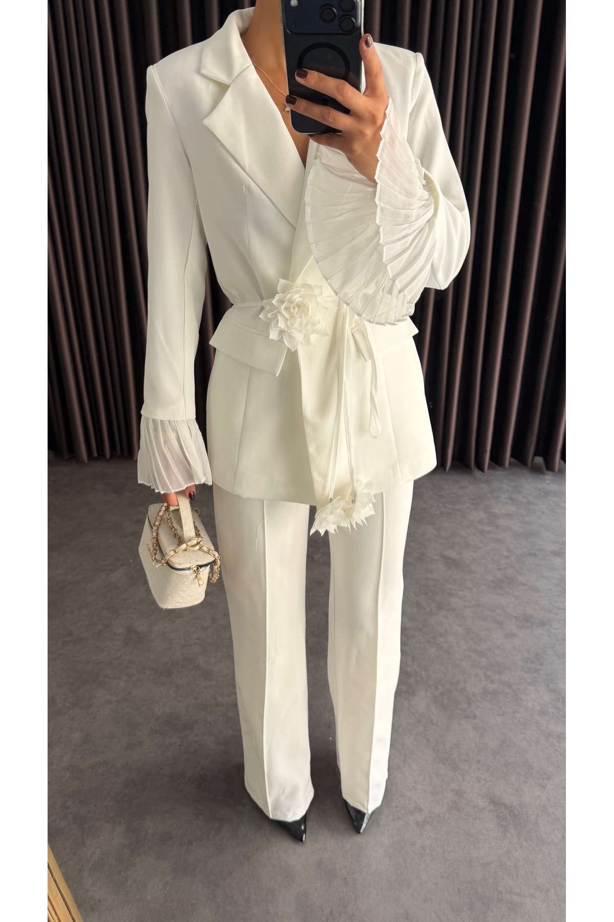 ZF BUTİK Women's Rose Accessory Detailed Suit - Stylish and Elegant