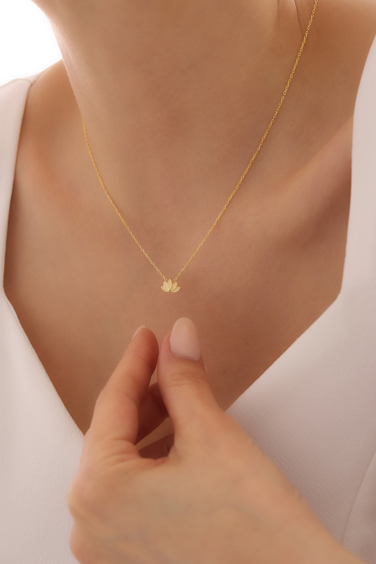 SUNSHINE 925 Ayar Gold Kaplamalı Lotus Minimal Tasarım Gümüş Kolye