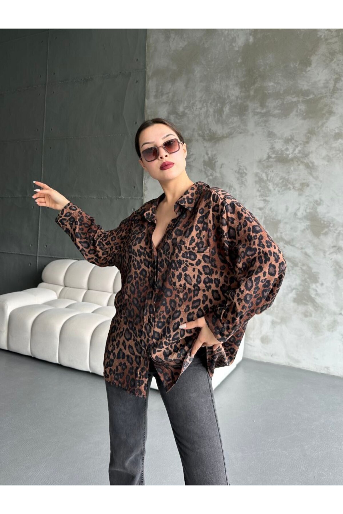 franky B Kadın Leopar Desenli Oversize Gömlek görsel 2