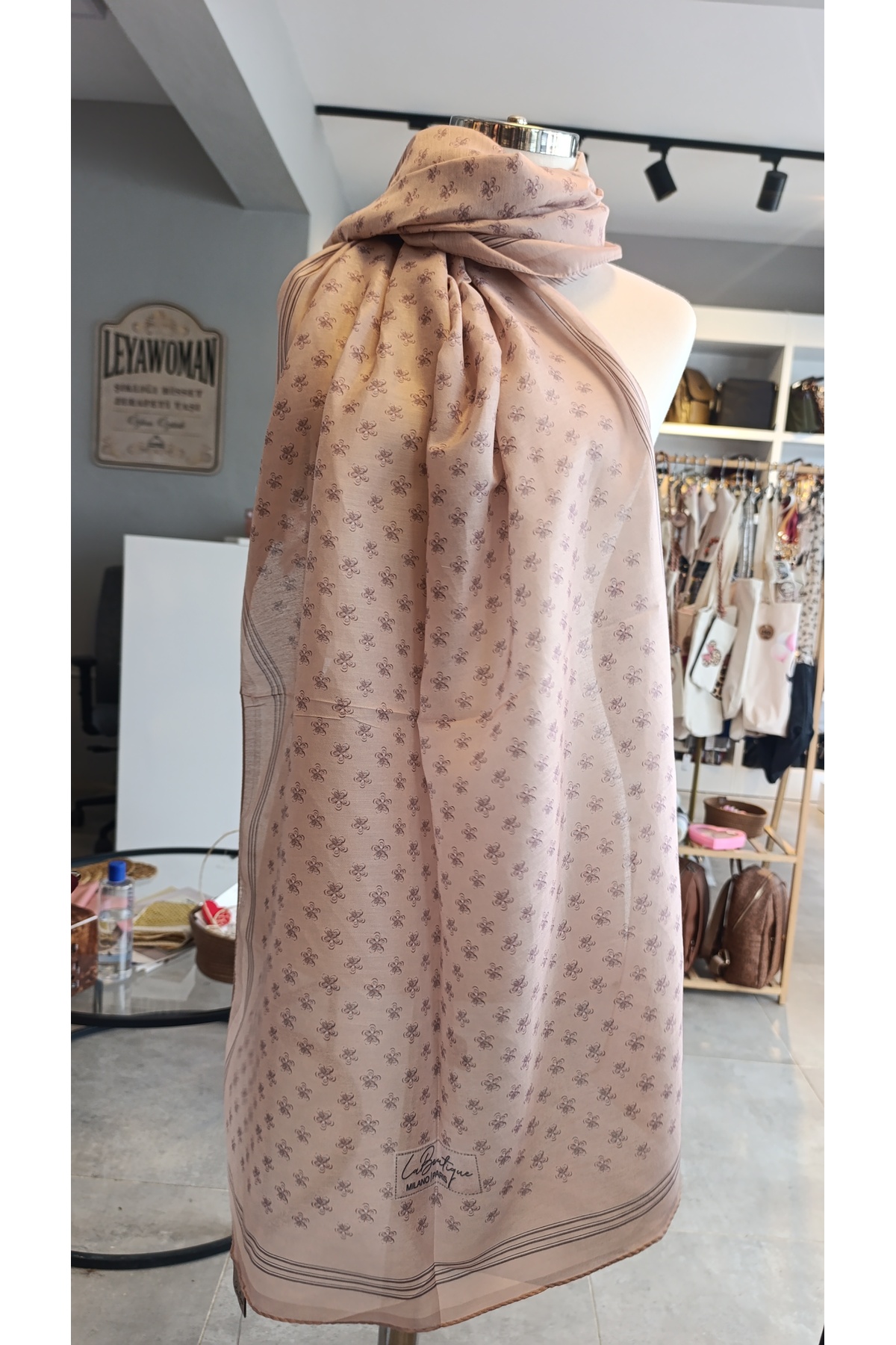 LA BOUTIQUE ÖZEL SERİ ŞAL