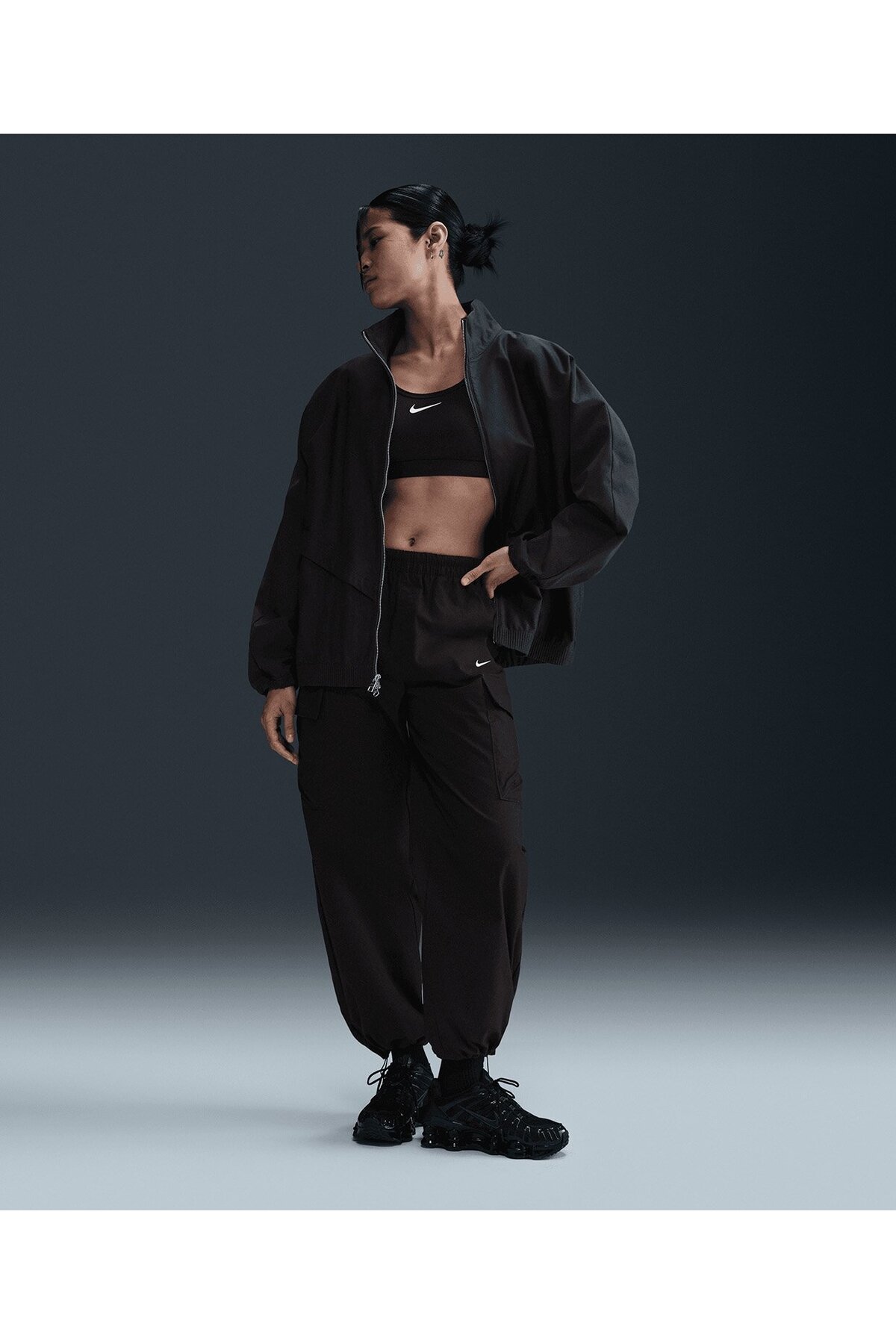 Nike Sportswear Collection Kadın Siyah Oversized Windrunner Twill Ceket | HJ0314-010