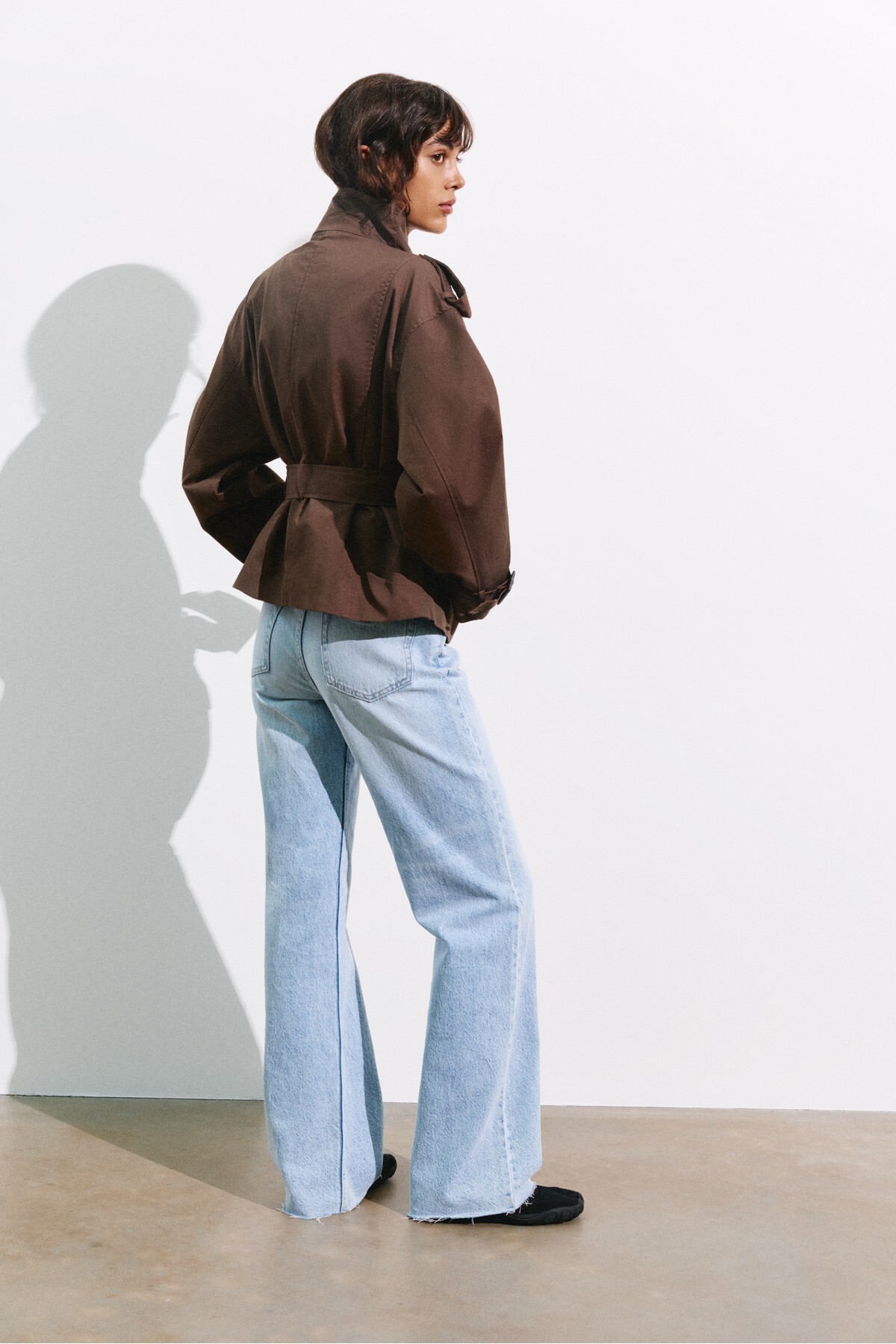 Pull & Bear Kuşaklı kısa trençkot görsel 5