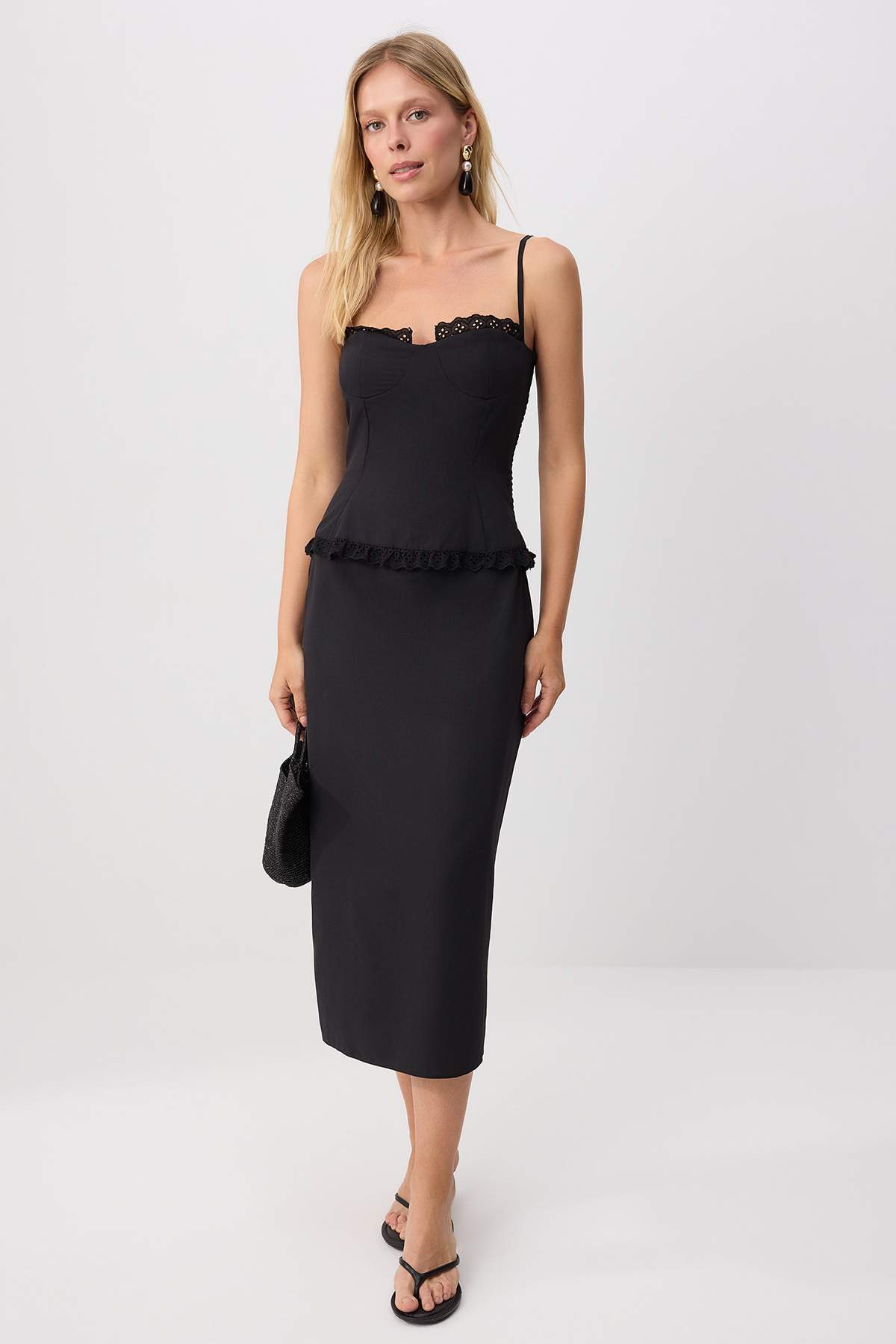 Trendyolmilla Siyah Kalp Yaka Bodycone/Vücudu Saran Midi Dokuma Elbise TWOSS26EL00785