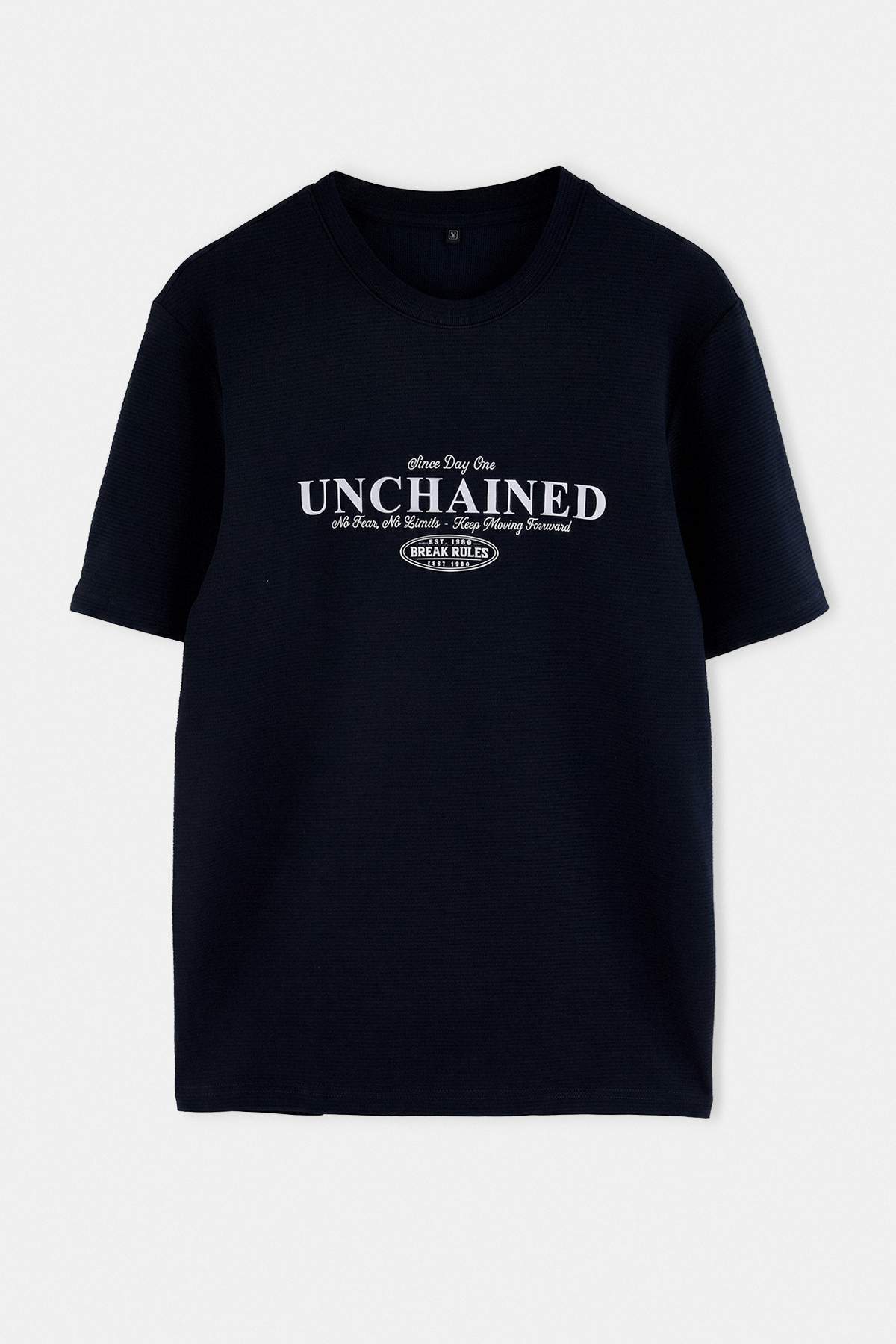 Trendyolmilla Man Lacivert Regular/Normal Kesim Baskılı Dokulu T-Shirt TMNSS26TS00068