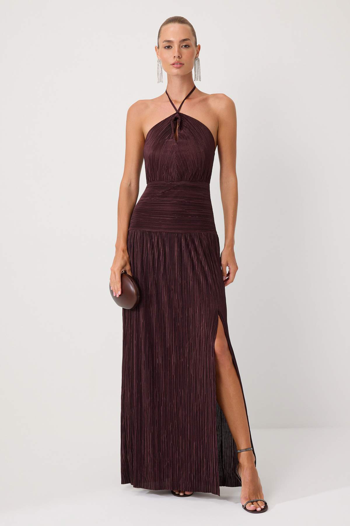 Trendyolmilla Koyu Kahverengi Halter Yaka Shift/Düz Kesim Maxi Örme Abiye & Mezuniyet Elbisesi TPRSS26AE00119