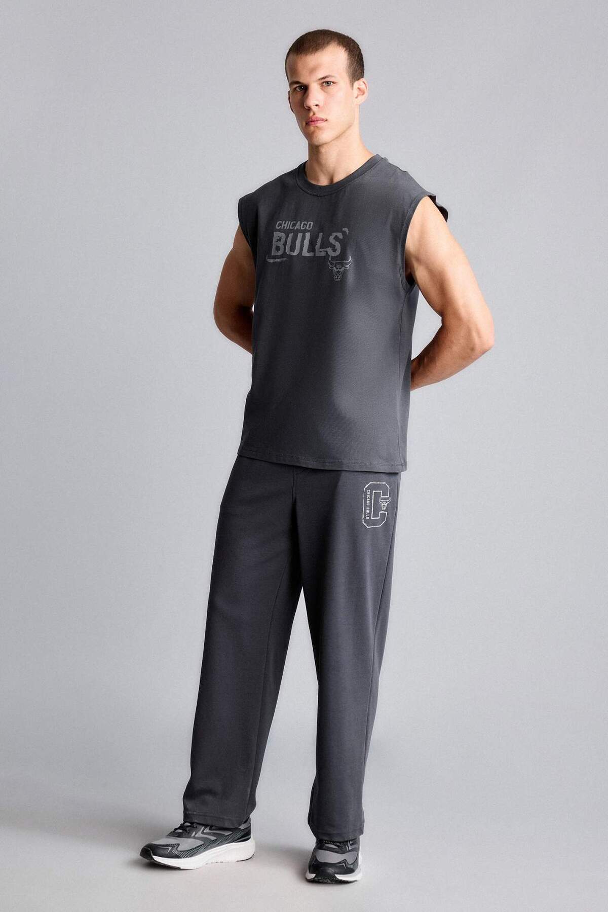 DeFacto %100 Pamuk NBA Chıcago Bulls Oversıze Baskılı Bisiklet Yaka Atlet G0911AX26SM görsel 5