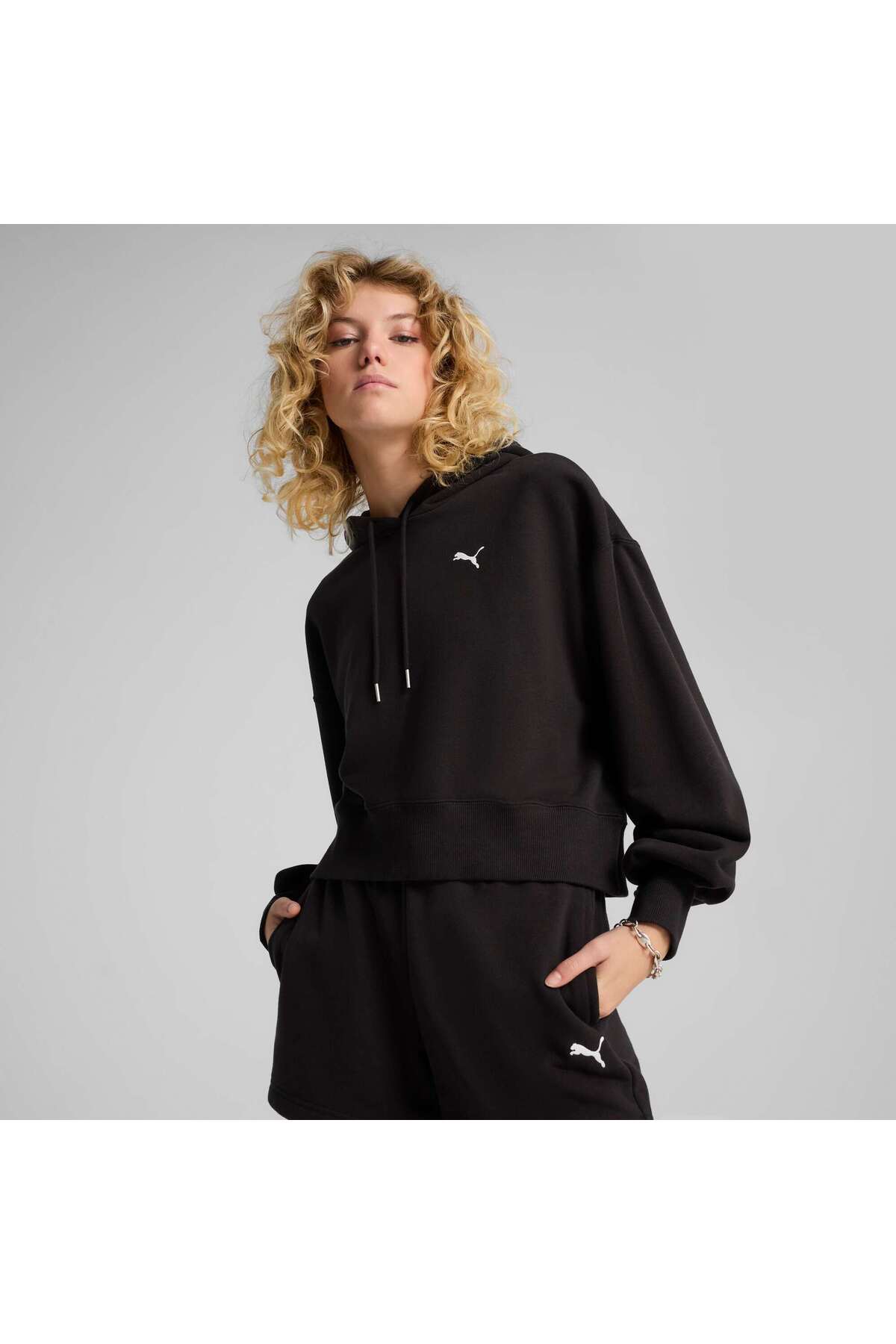 Puma WARDROBE ESSENTIALS Kadın Geniş Kesim Kısa Kapüşonlu SWEATSHIRT görsel 7