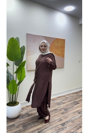 02Lady Fashion Şık Duruşlu Kol Düğme Detaylı Rahat Kesim Çilek Kumaş Tesettür...