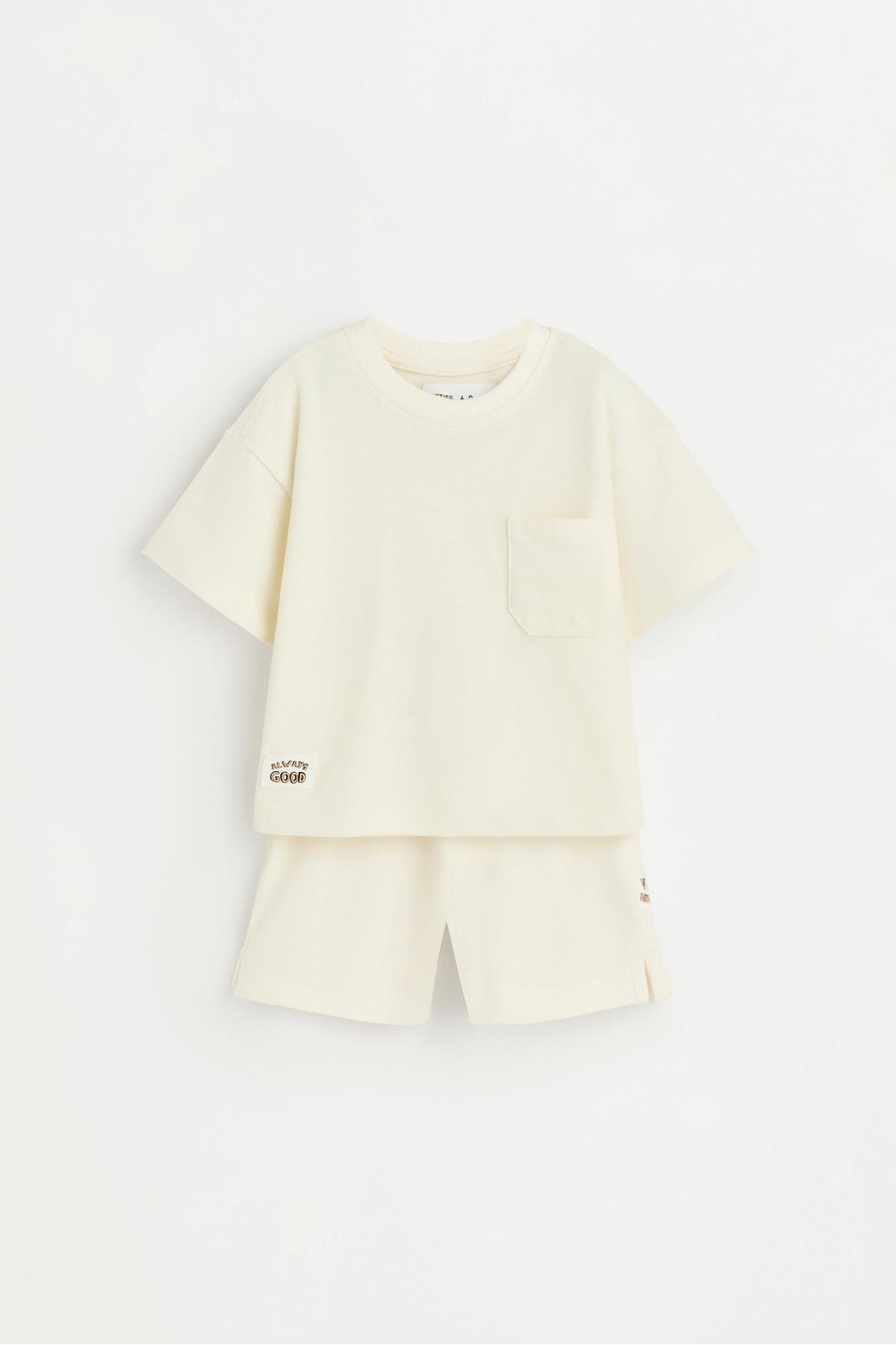 Textured t-shirt and bermuda shorts set