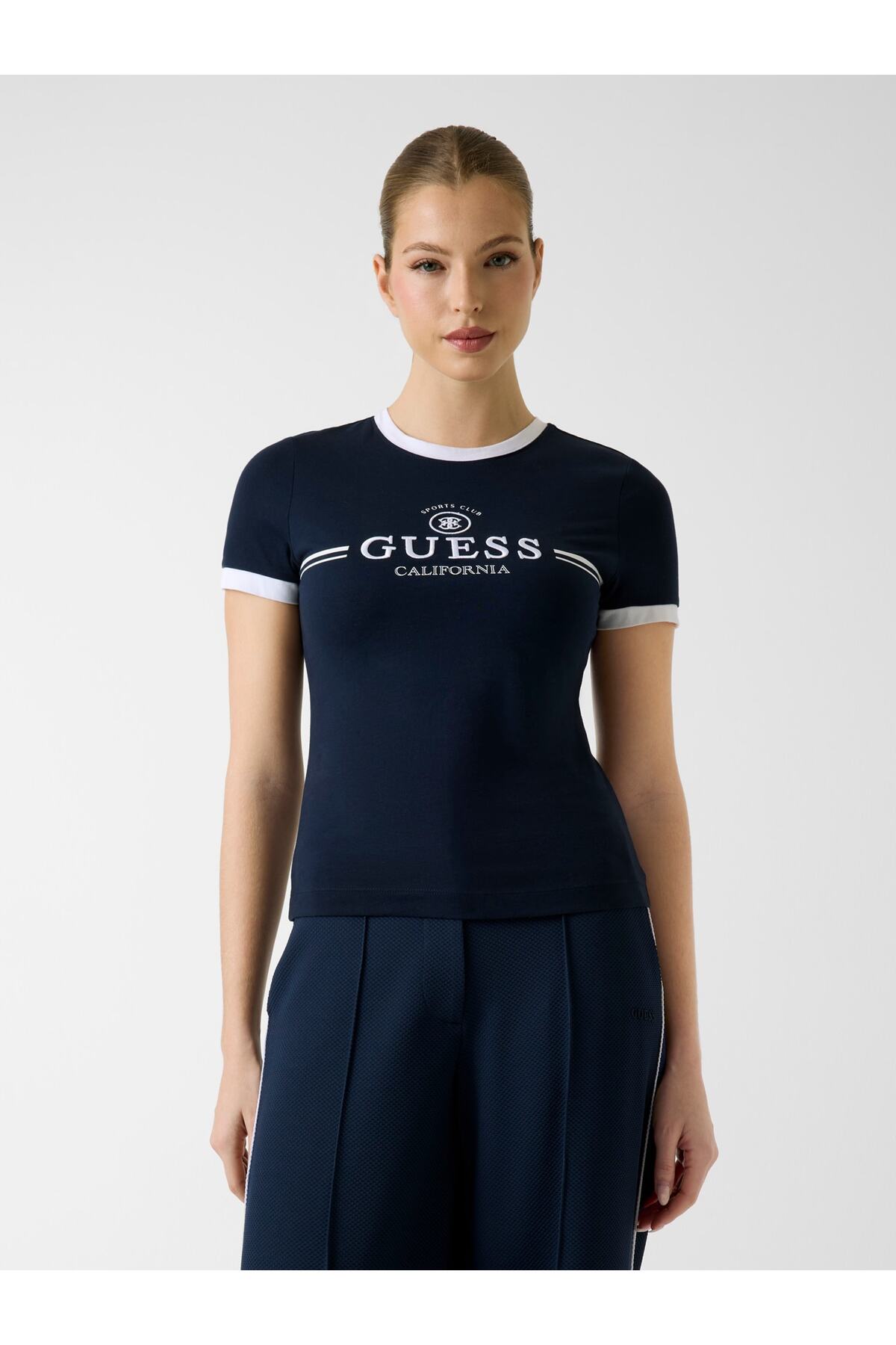 تیشرتزنانهGuessرنگارنگ تیشرتزنانهGuessرنگارنگ