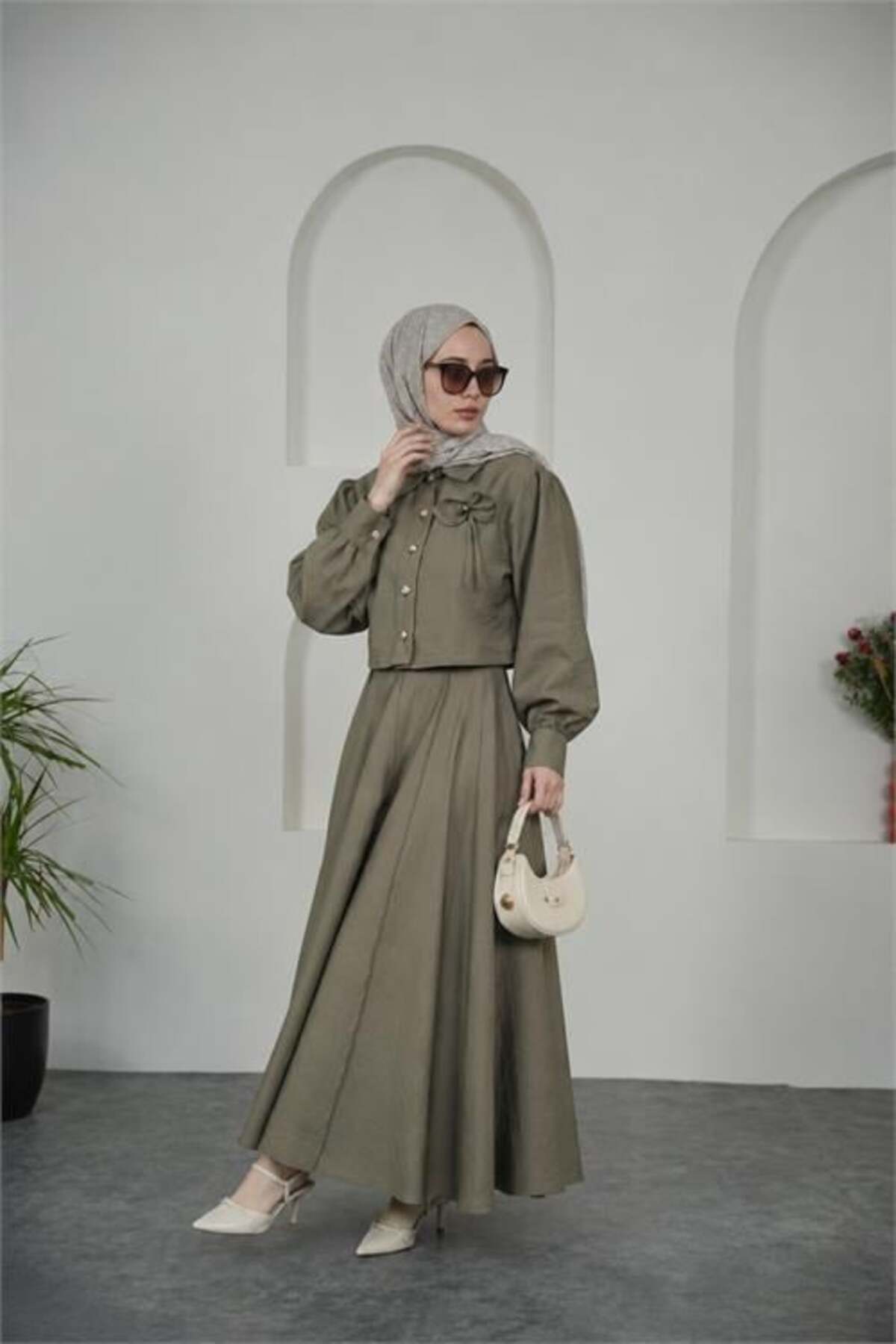 Dipmoda Women's Green Bow Accessory Button Detailed Skirted Hijab Set --- Dpvq3128