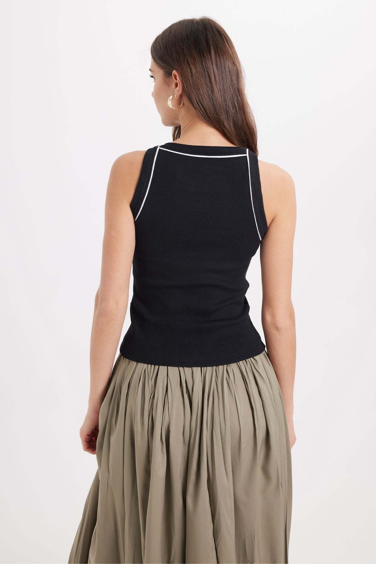 Tudors Kadın Slim Fit Dar Kesim Pamuklu Askılı Bisiklet Yaka Biyeli Siyah Crop Atlet görsel 8
