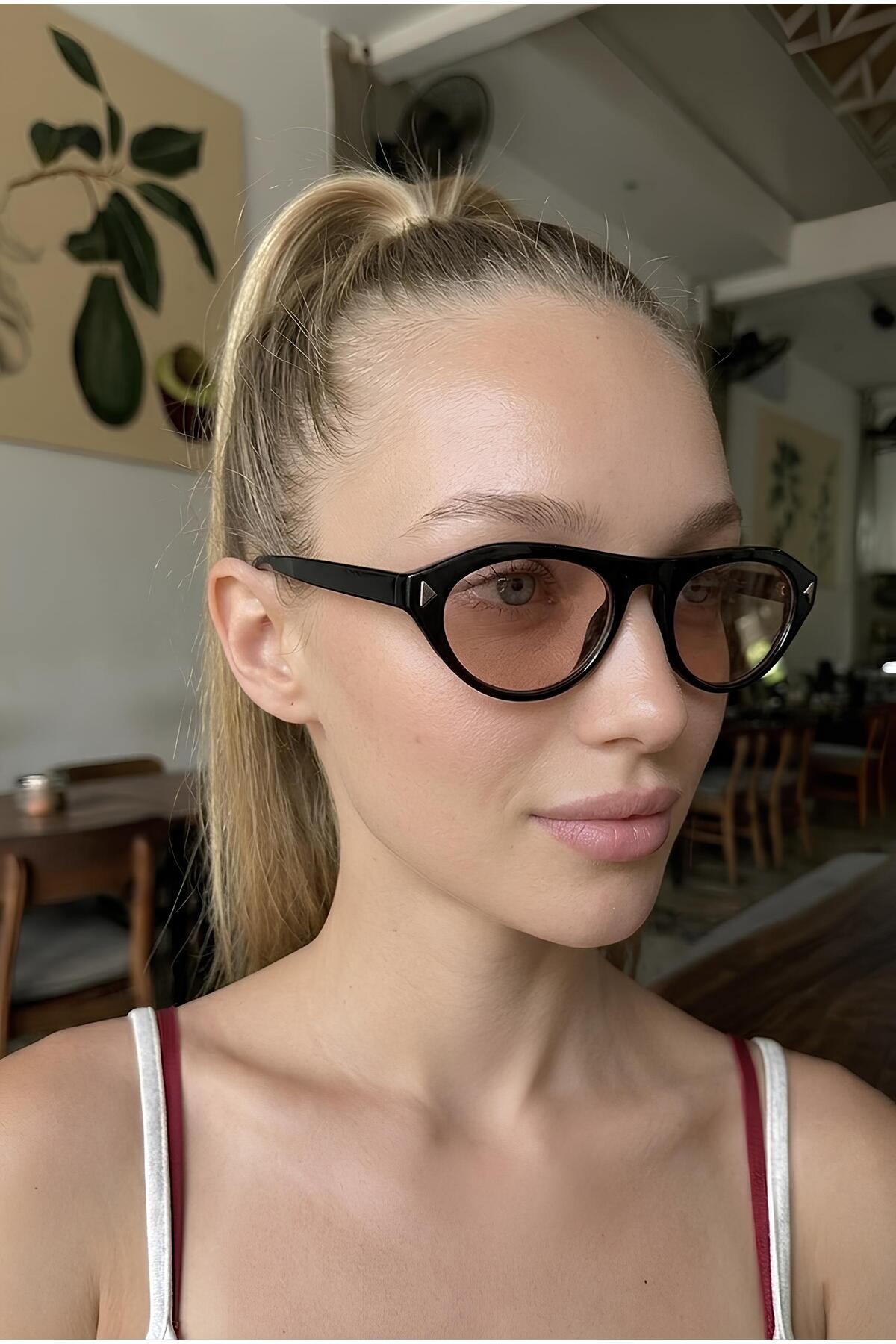 Eyesofia Rigel Vintage Siyah Nude Ultra Hafif Uv400 Filtreli Kadın Güneş Gözlüğü
