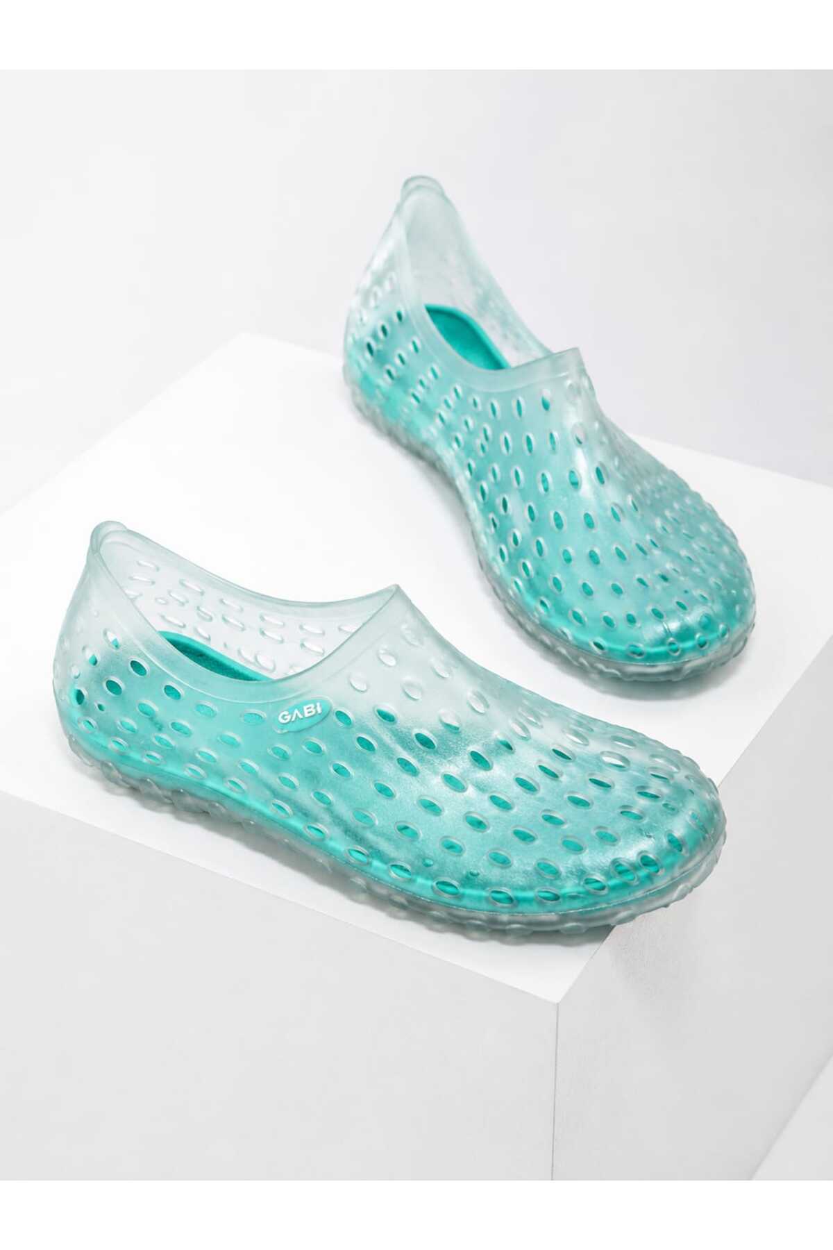 Ultra Lightweight Anti-Slip Sole Perforated Sea & Pool Shoes
