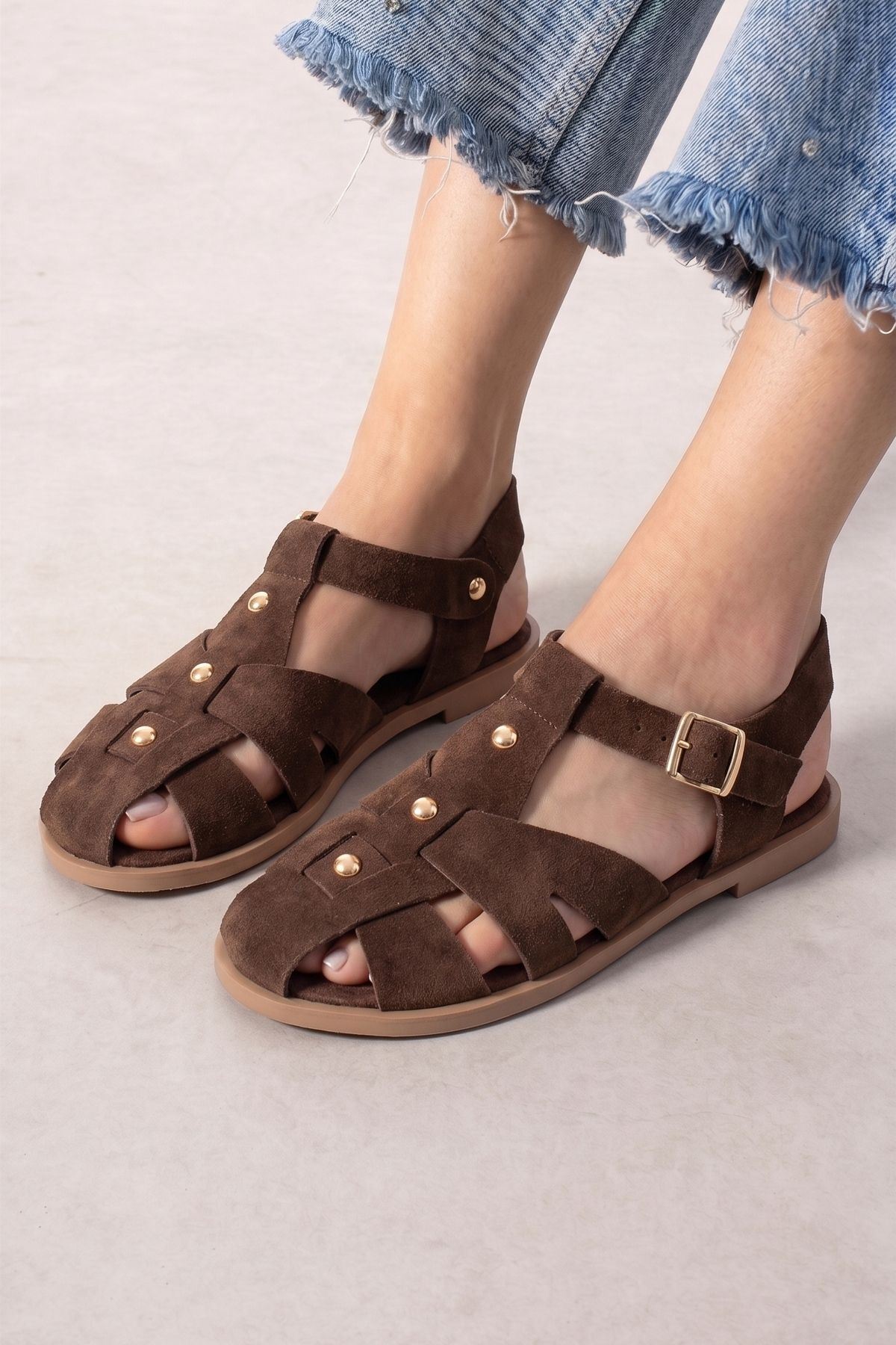 FUGA MODA Treviso Kahverengi Süet Gold Tokalı Çok Bantlı Kadın Sandalet görsel 3