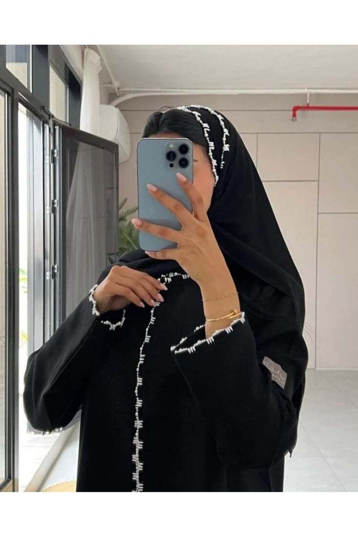 عباءة سوداء دانتيل
