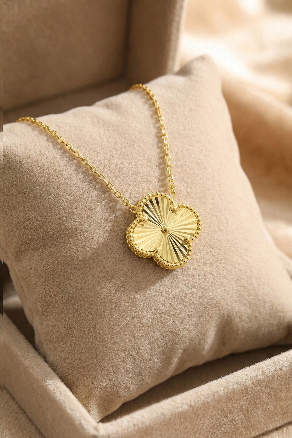 Söğütlü Silver 925 Ayar Gümüş Kolye Altın Kaplama lazerli tasarım trefle kolye SGTL13446GOLD