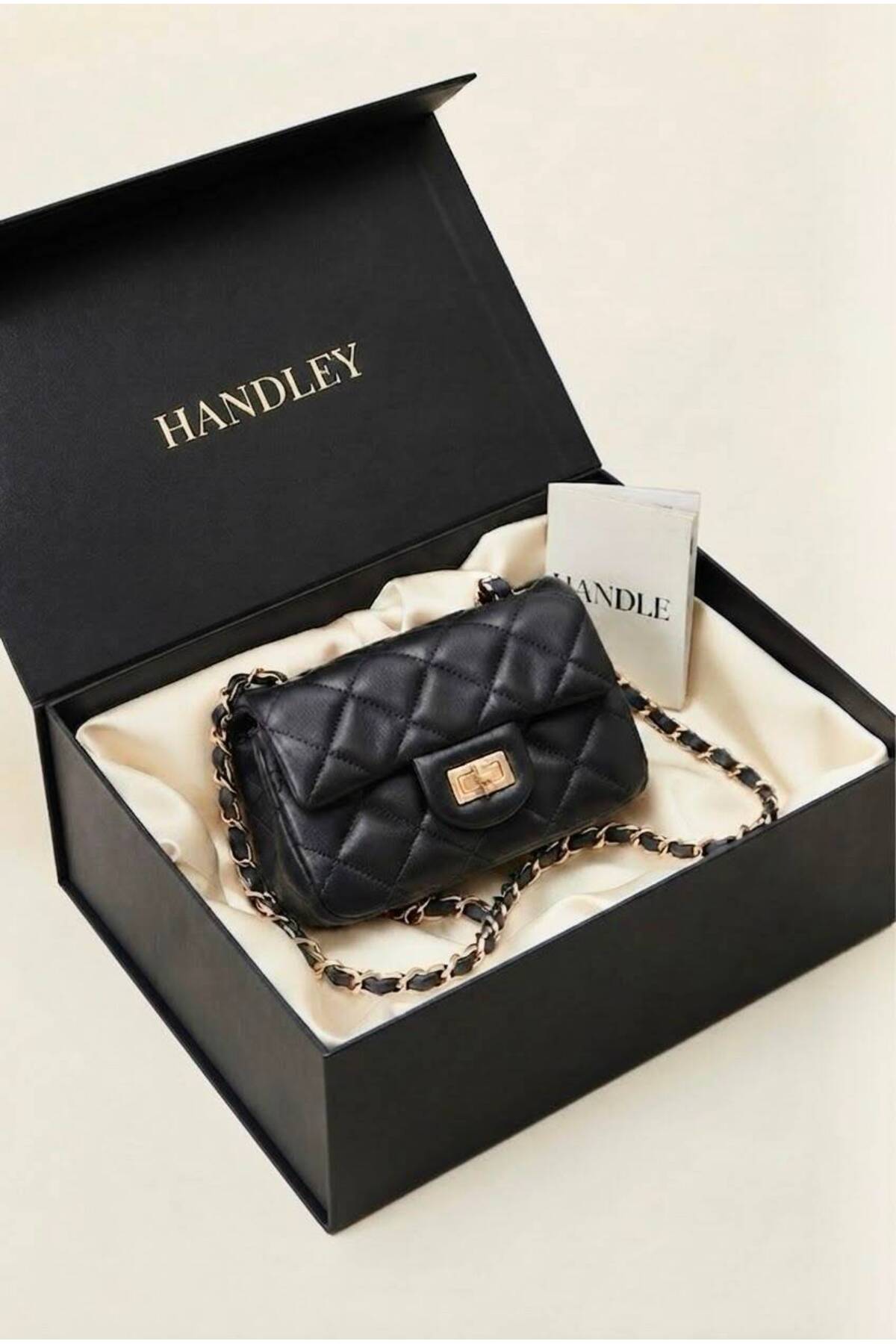 Handley Kadın Mini Kapitone Baskılı El Ve Omuz Çantası ( Ölçü Uzunluk 14 cm Eni 18 cm )