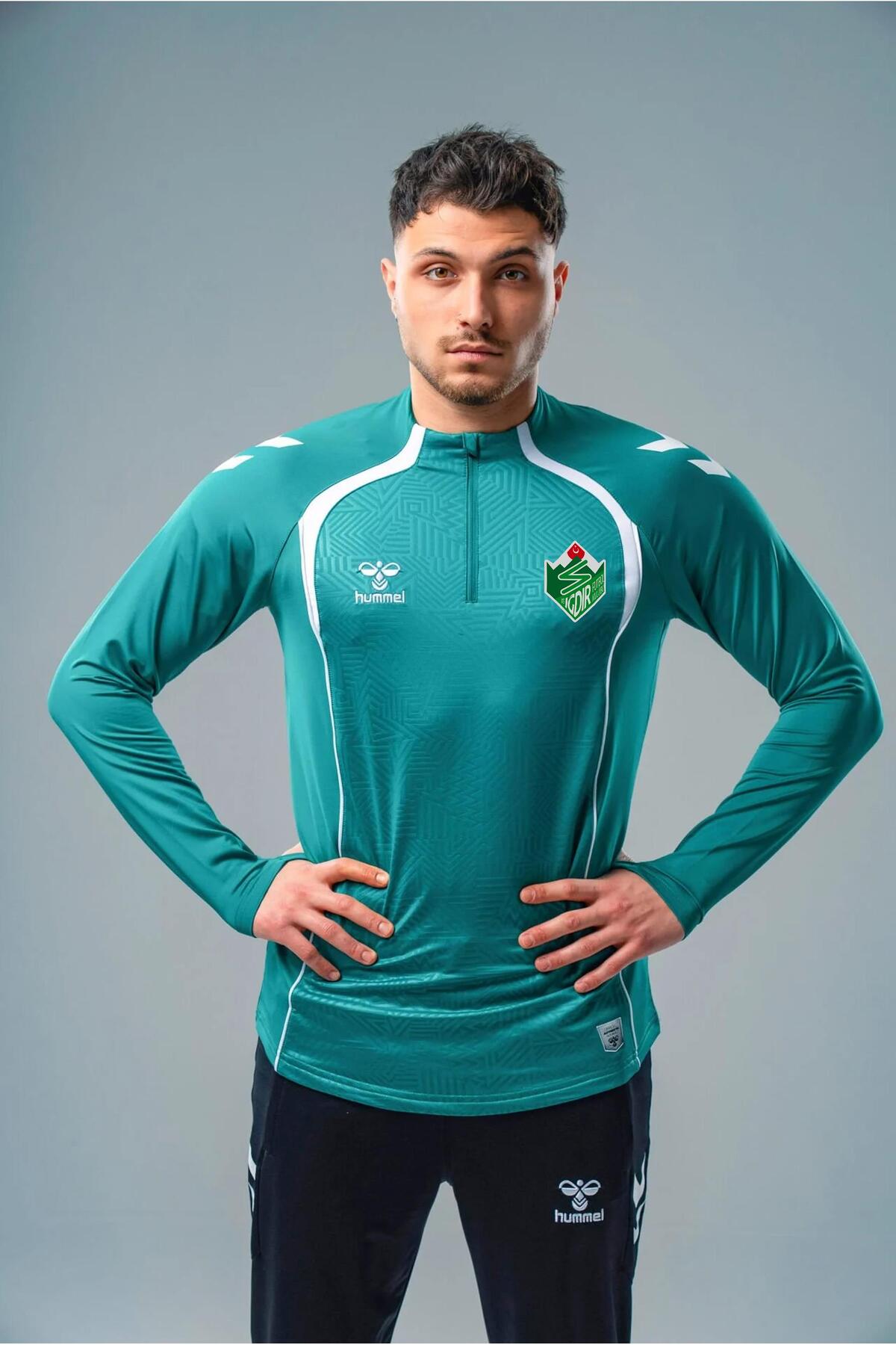 تاپ سبز رنگ تیم Iğdır FK Target هامل ست لباس و شلوار ورزشی hummel