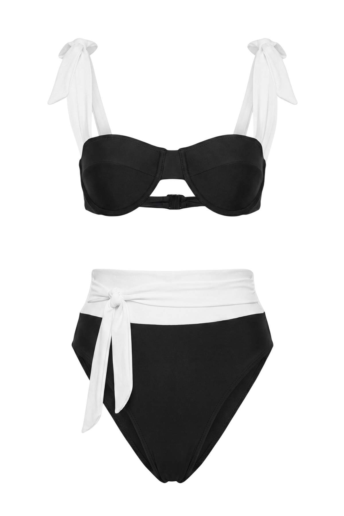 Trendyolmilla Siyah Beyaz Renk Bloklu Balconette Kaplı Normal Bel Regular Bikini Takımı TBESS26BT00167