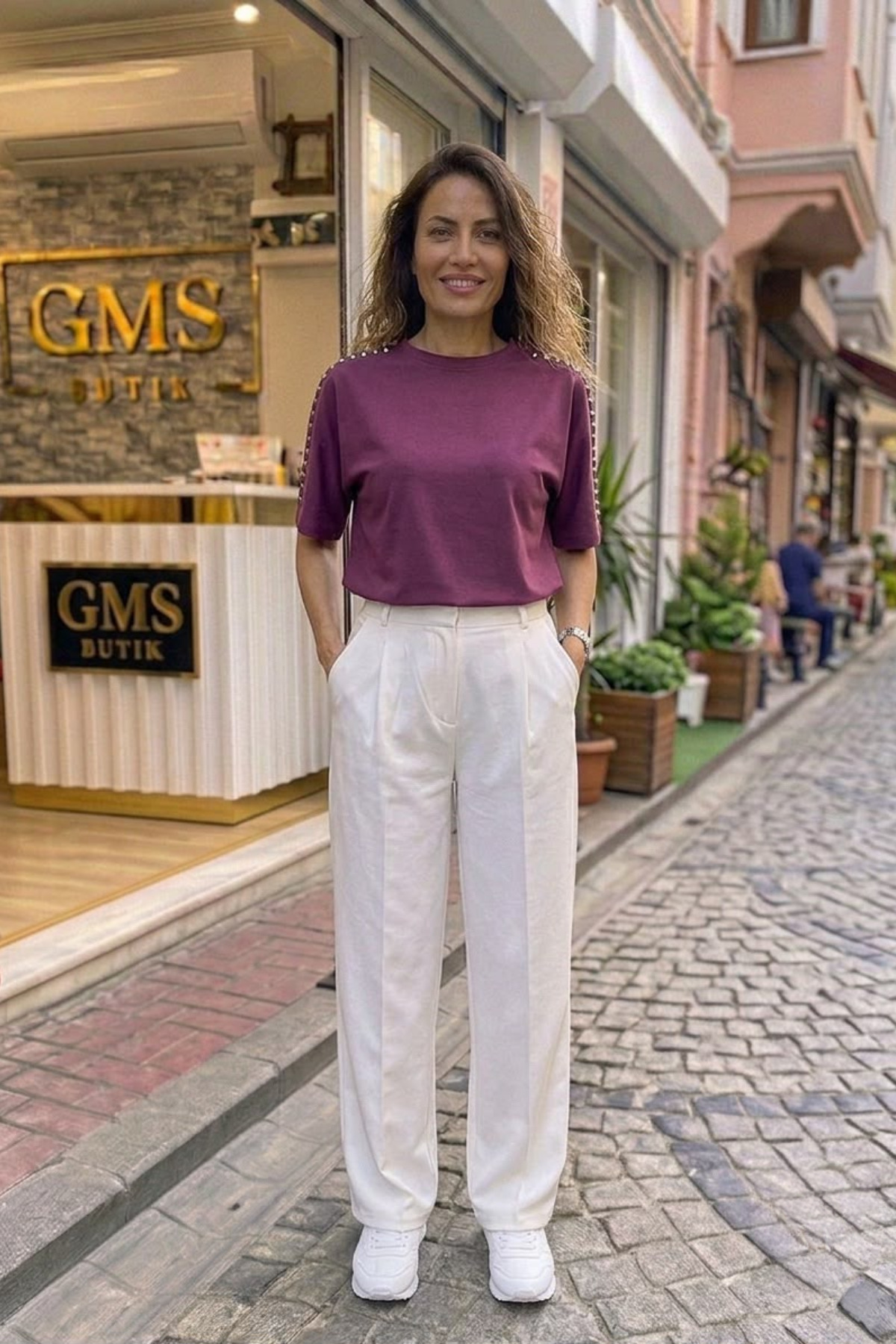 OVERSIZE WITH METALLIC STONE BLOUSE