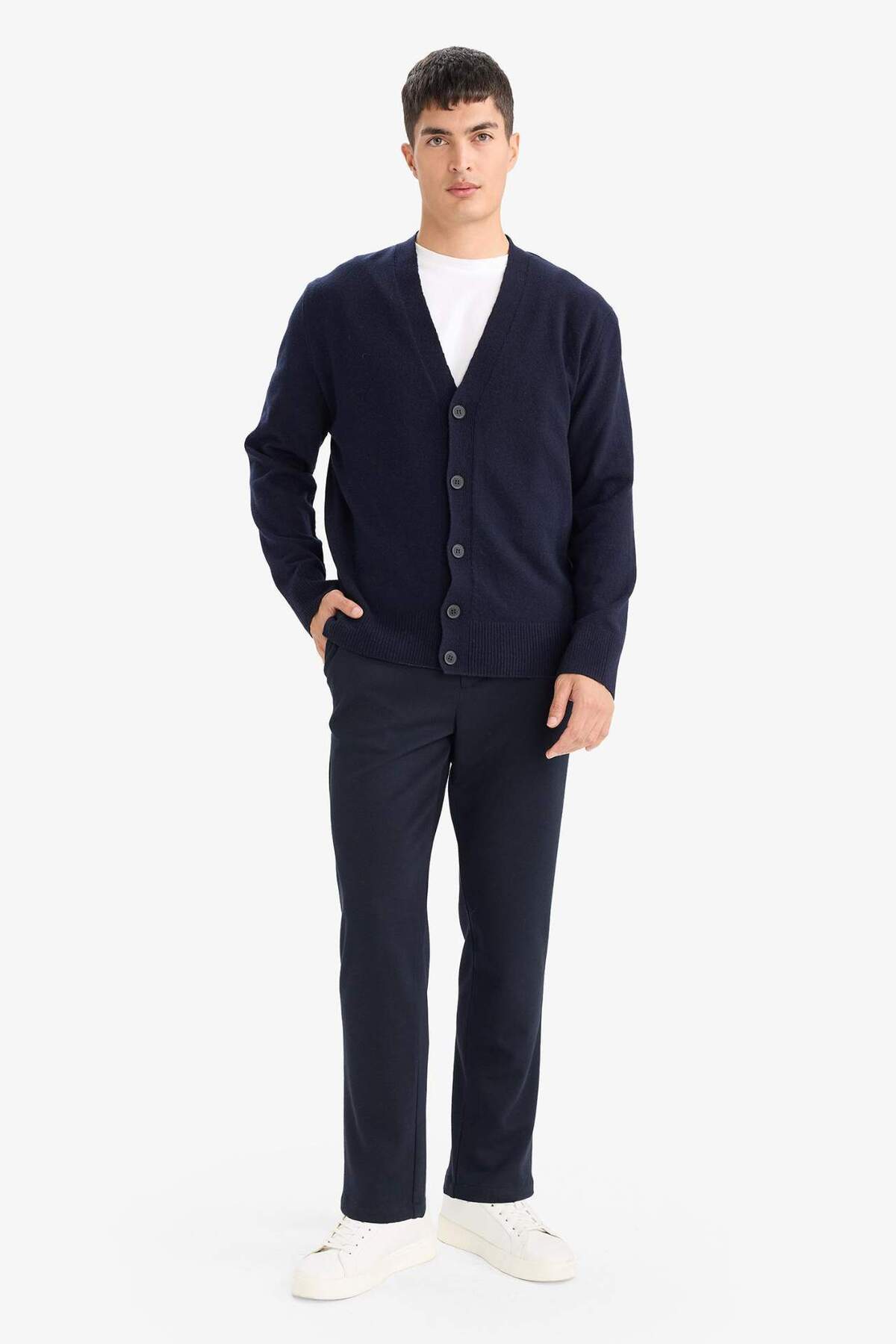 شلوار پارچه‌ای انعطاف‌پذیر و راسته Jogger که در هر جهت کش می‌آید T6317AZ26SP — سرمست — تصویر 4 از 8