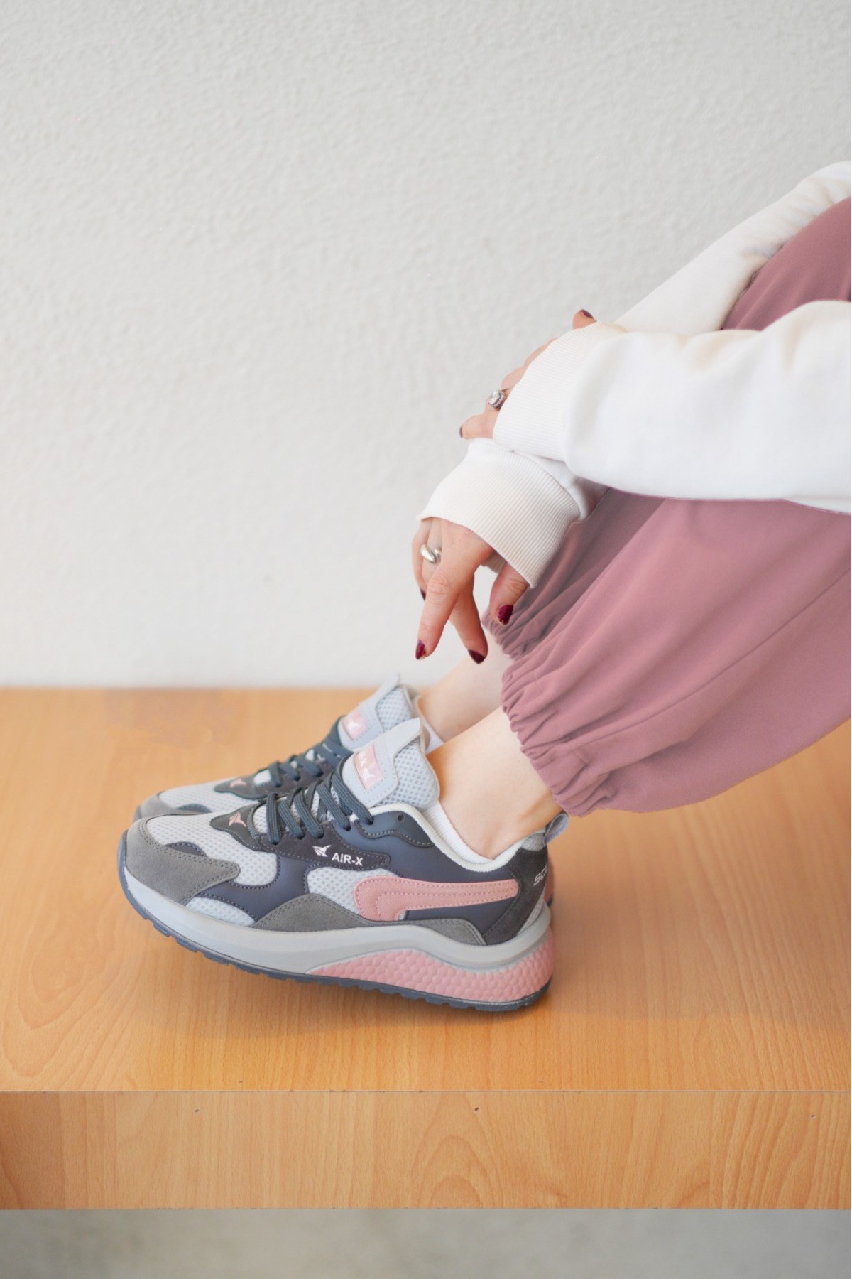 حذاء رياضي كاجوال للنساء من Ice Sneaker 086