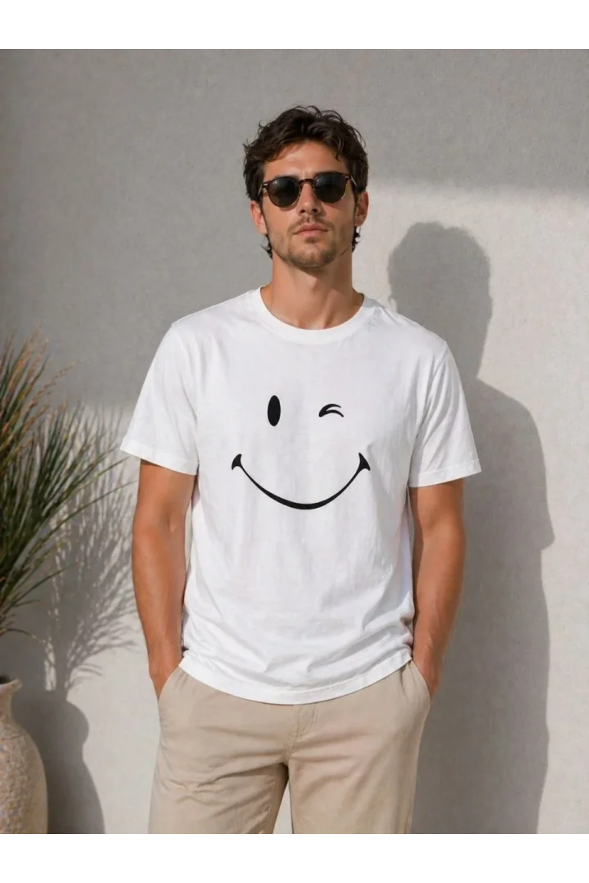 Erkek Minimal Gülümseyen Yüz Baskılı Tişört Kısa Kol Yazlık T-Shirt - Beyaz alternatif görünüm