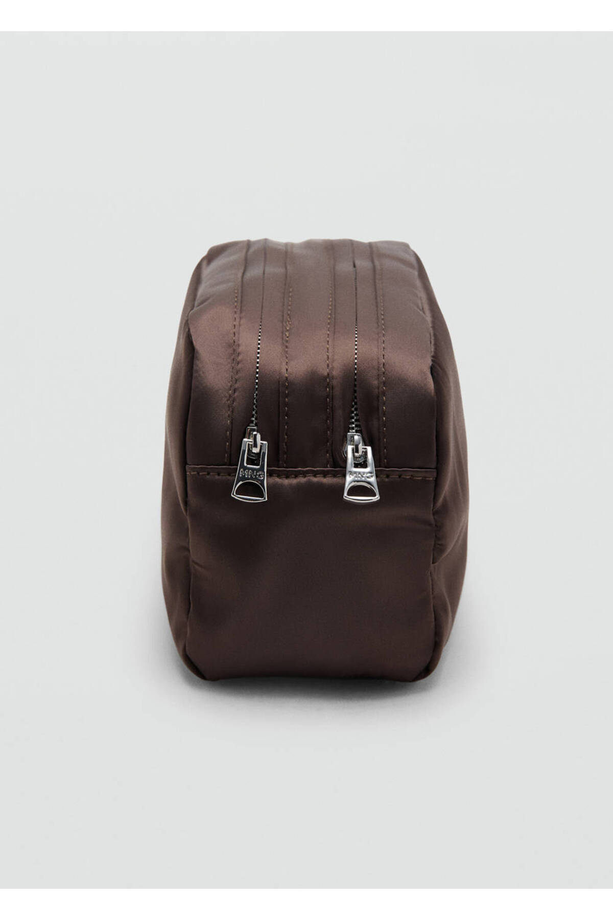 Double-pocket satin toiletry bag — قهوه‌ای 37091515 — تصویر 3 از 3