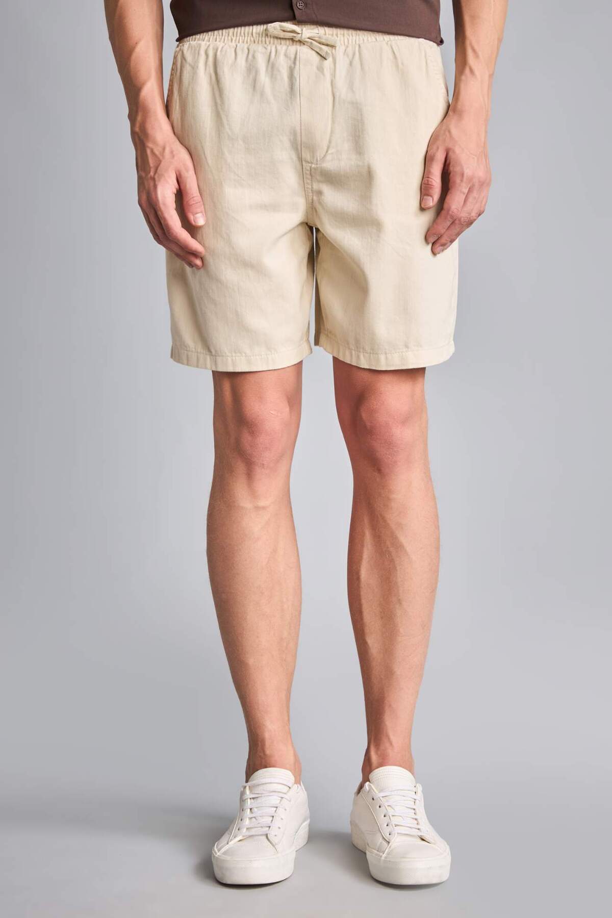 DeFacto %100 Pamuk Relax Fit Esnek Belli Bermuda Şort G4970AX26SM görsel 4