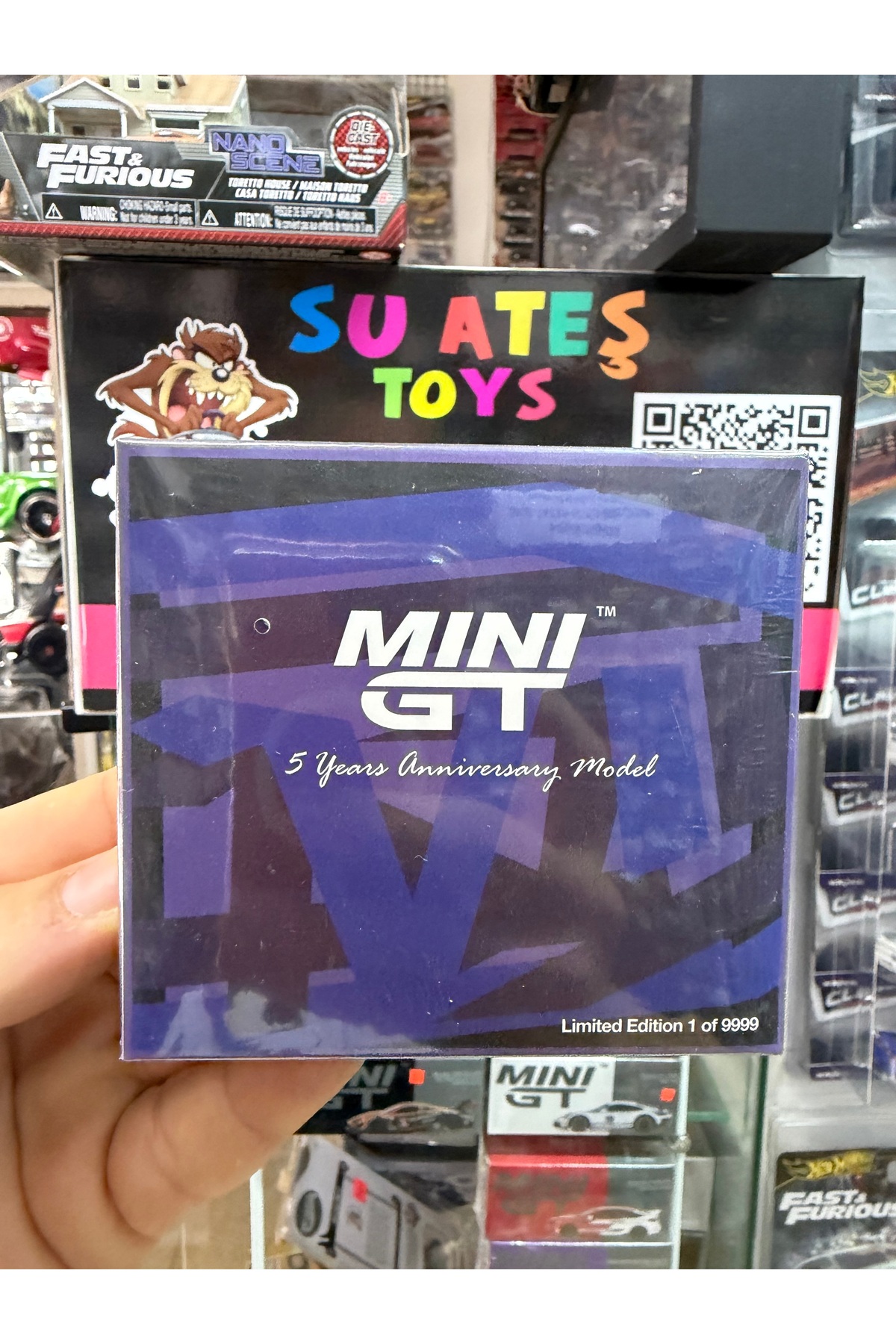 mini gt Nissan Skyline GT-R (R34) V-Spec II Digital Camouflage