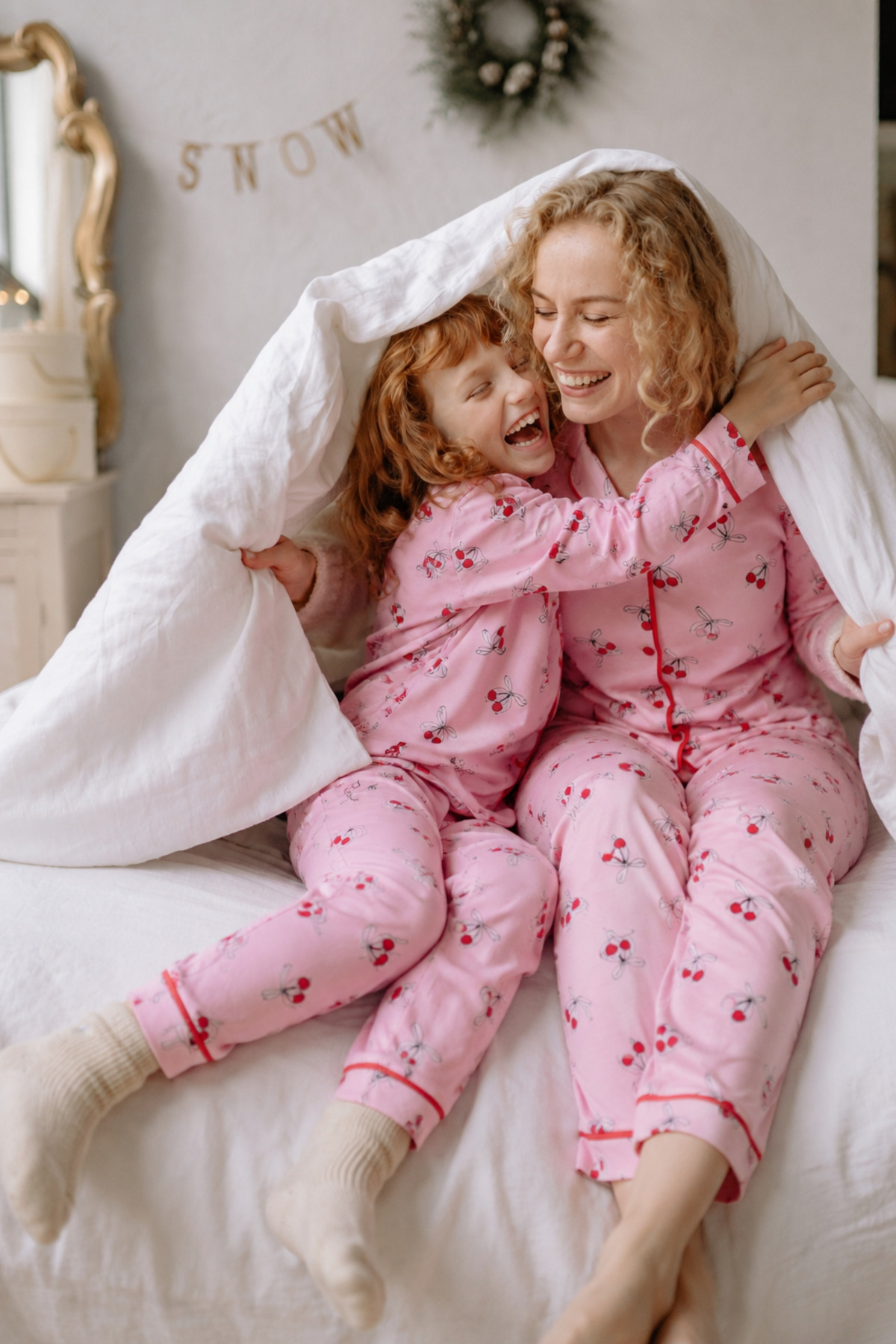 modaminikler Anne-Kız Pembe Kiraz Baskılı Düğmeli Kırmızı Biyeli %100 Pamuk 2'li Aile Pijama Kombini (Kombini Kendiniz Yapıyorsunuz)