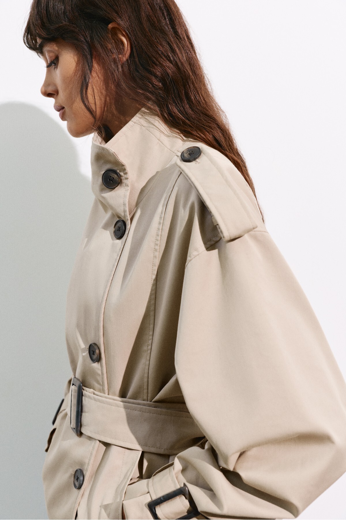 Pull & Bear Kuşaklı kısa trençkot görsel 6