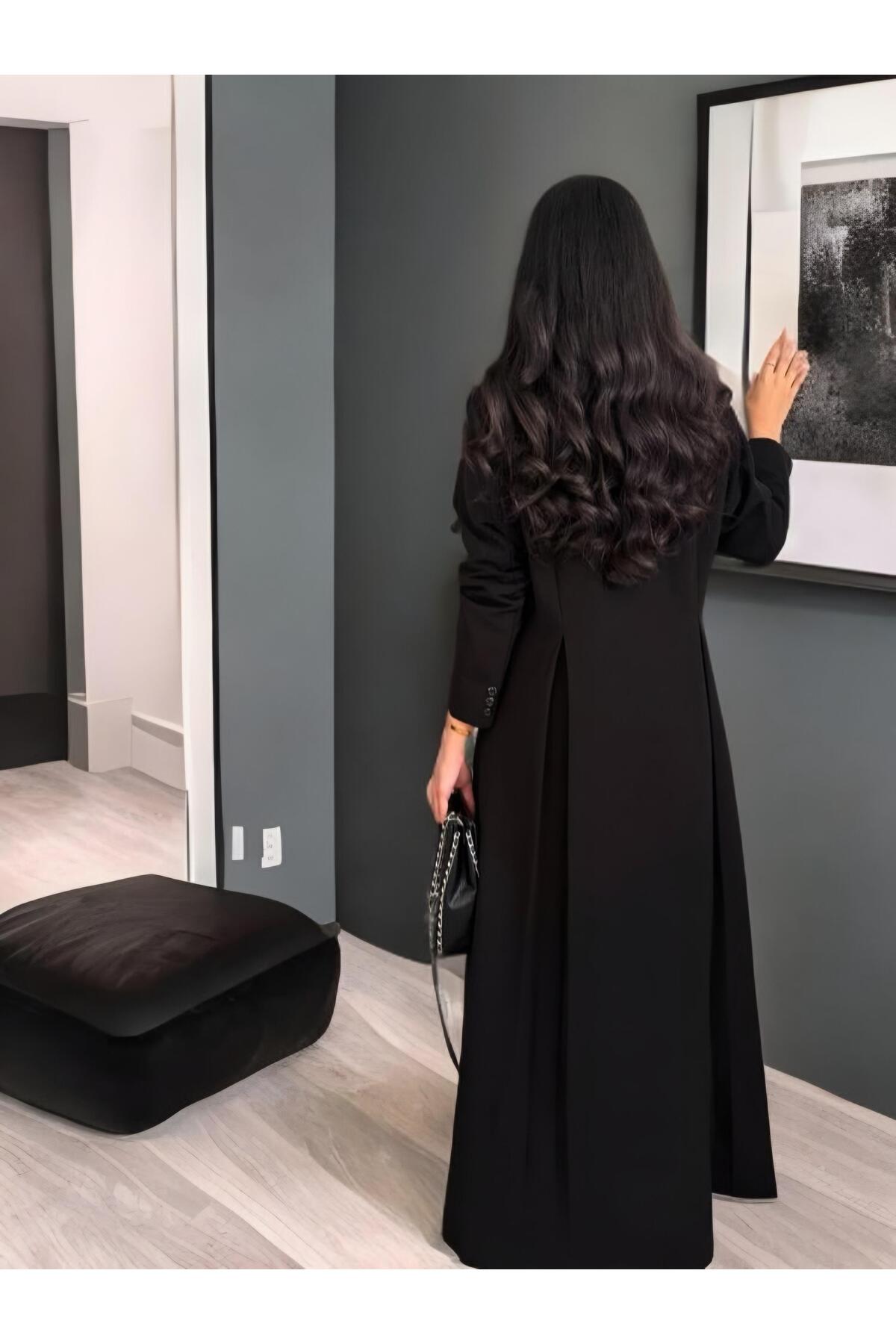 عباية نسائية بأزرار اكمام