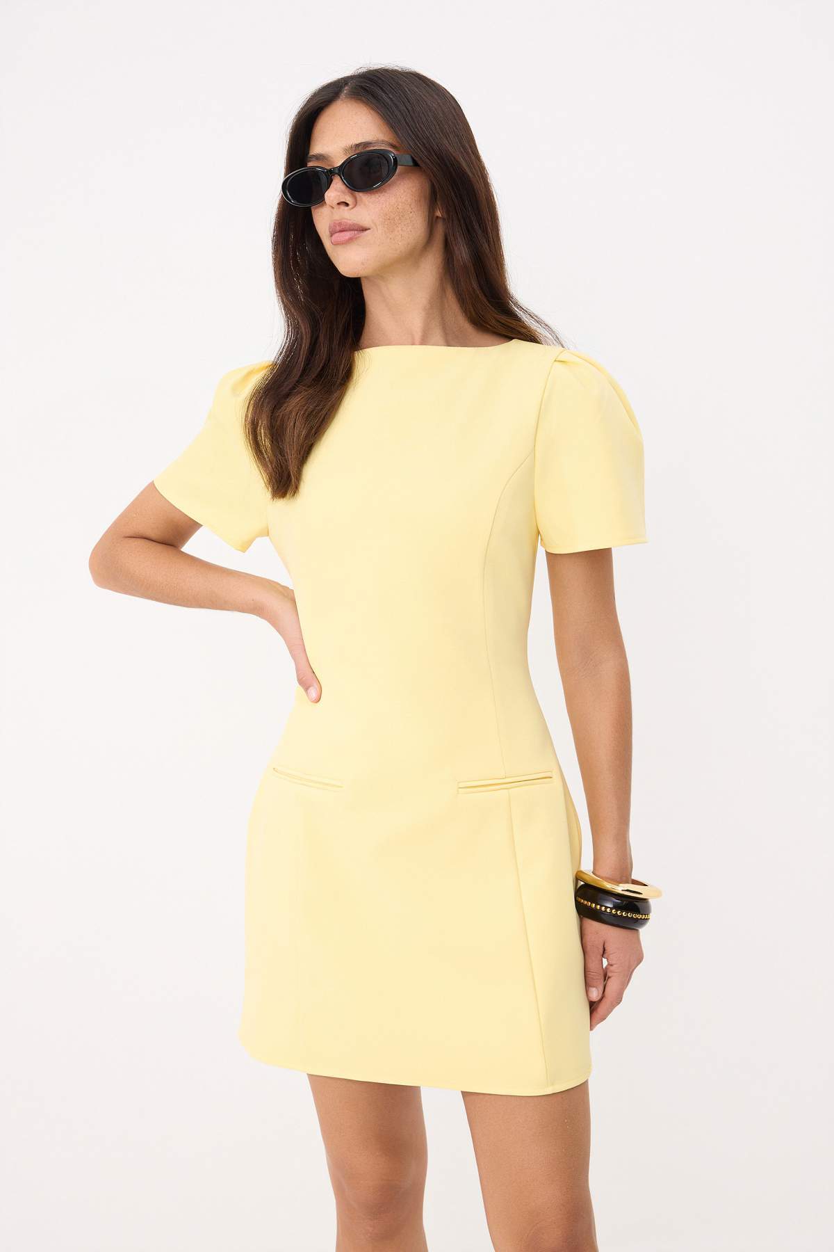 Trendyol Kollektion Hellgelbes, kurzes/mini-gewebtes Kleid mit Filet-Taschend...