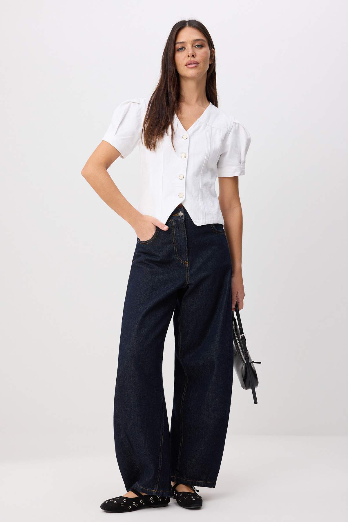 Trendyolmilla Beyaz Kısa Balon Kollu V Yaka Denim Bluz TWOSS25BZ00000