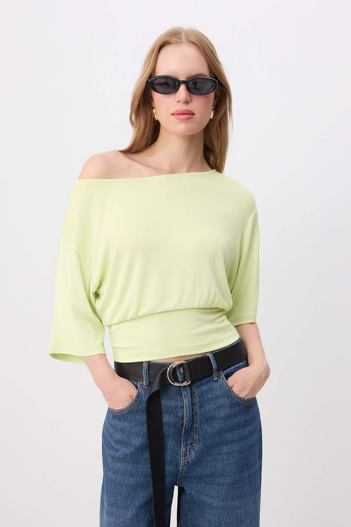 Trendyolmilla Yeşil Düz Regular/Normal Kalıp Asimetrik Yaka Premium Yumuşak Örme Bluz TWOSS26BZ00097
