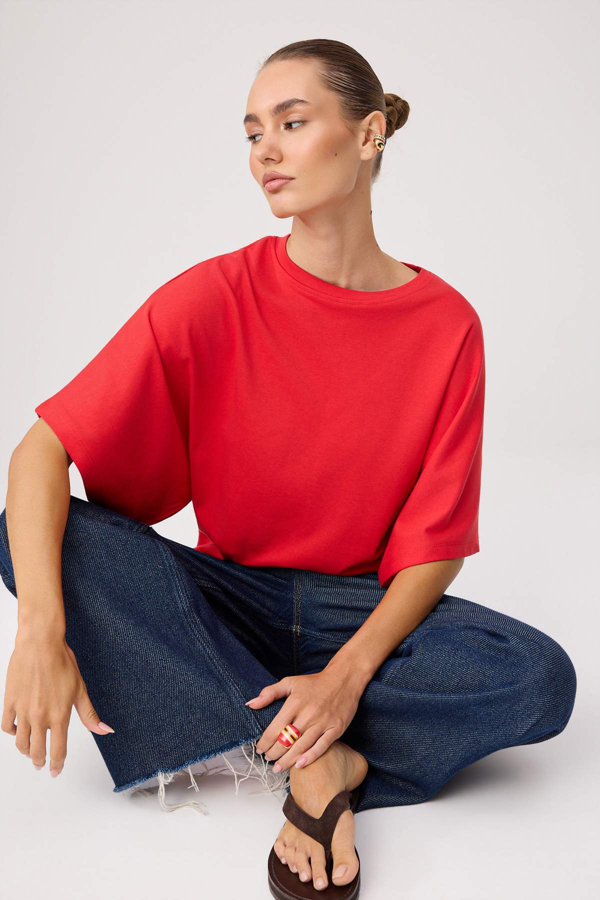 Trendyolmilla Kırmızı Slogan Oversize Bisiklet Yaka Truvakar Kol Soft Touch Örme T-Shirt TWOSS26TS00221