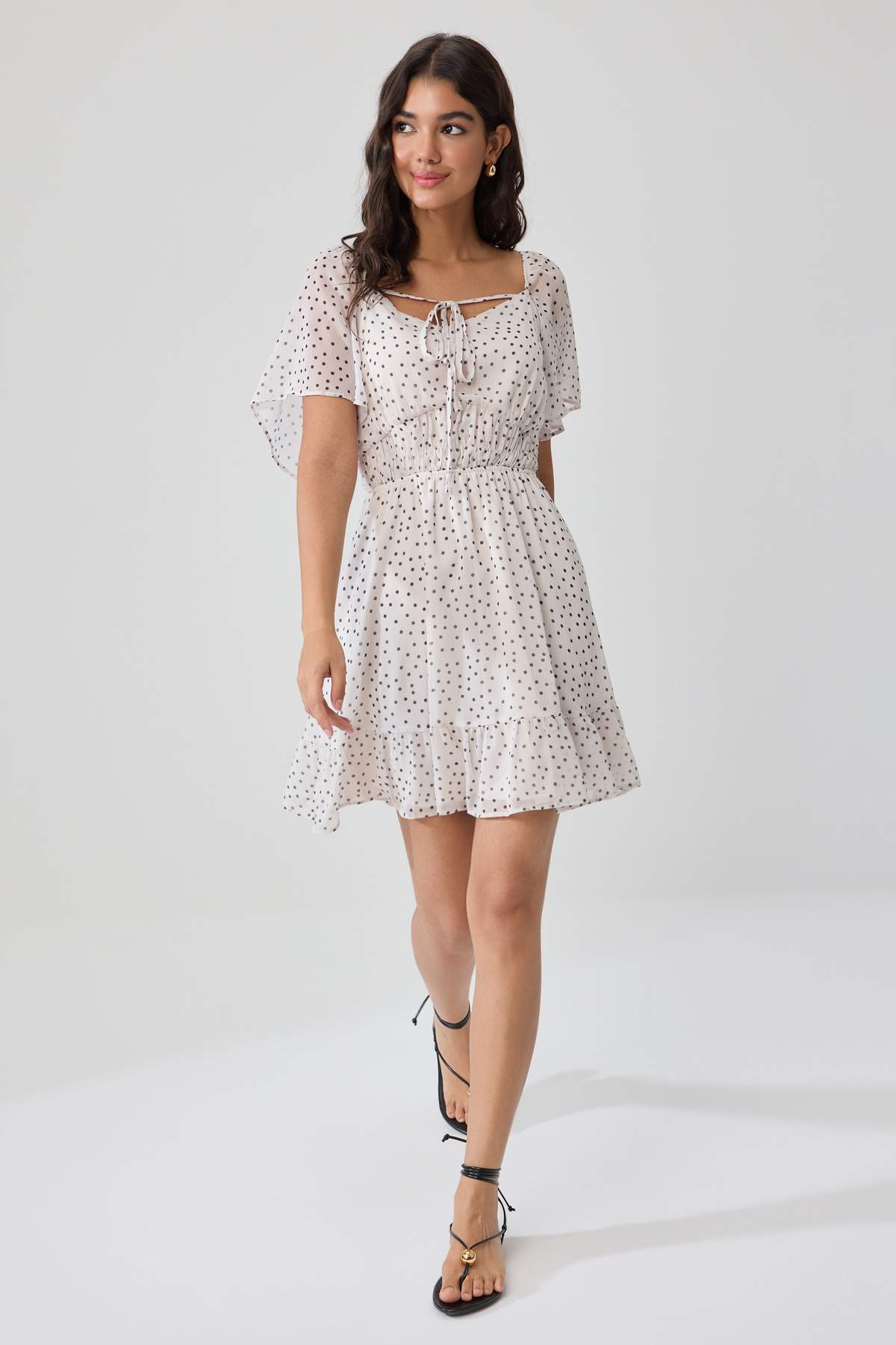 Trendyolmilla Ekru Çiçek Desenli Kalp Yaka A-Kesim/Çan Form Kısa / Mini Dokuma Şifon Elbise TWOSS26EL01207