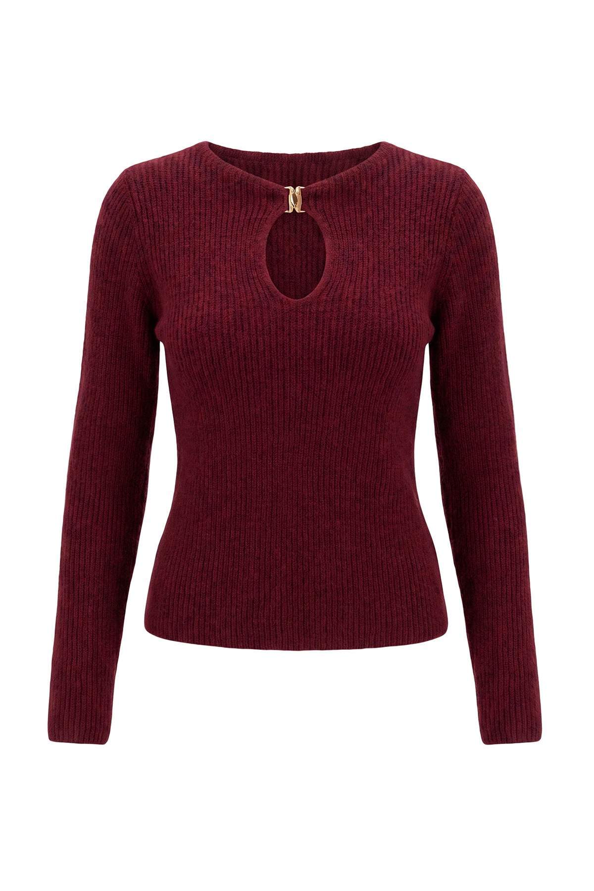 Trendyolmilla Bordo Fitted Toka Detaylı Triko Kazak TWOAW27KZ00069