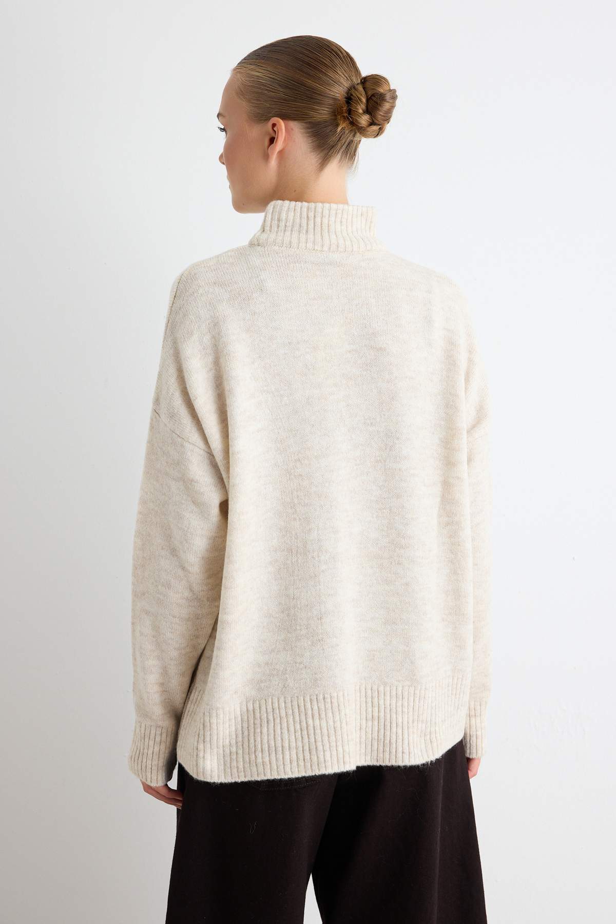 Stone Wide قصة Strickpullover mit weicher Textur TWOAW23KZ00469