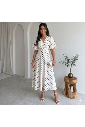tülaybutik kadın kolları volanlı puantiyeli kloş kruvaze yaka midi boy elbise