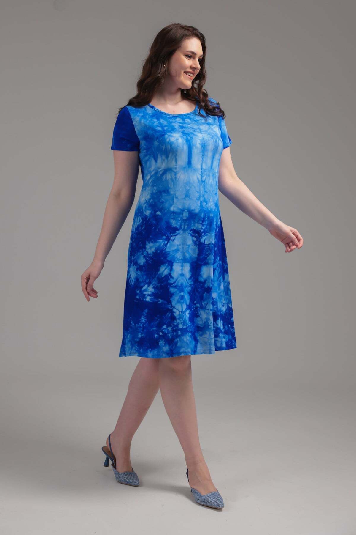 Women's Saxe Blue Batik Coloring Plus Size Stretchy Midi Dress