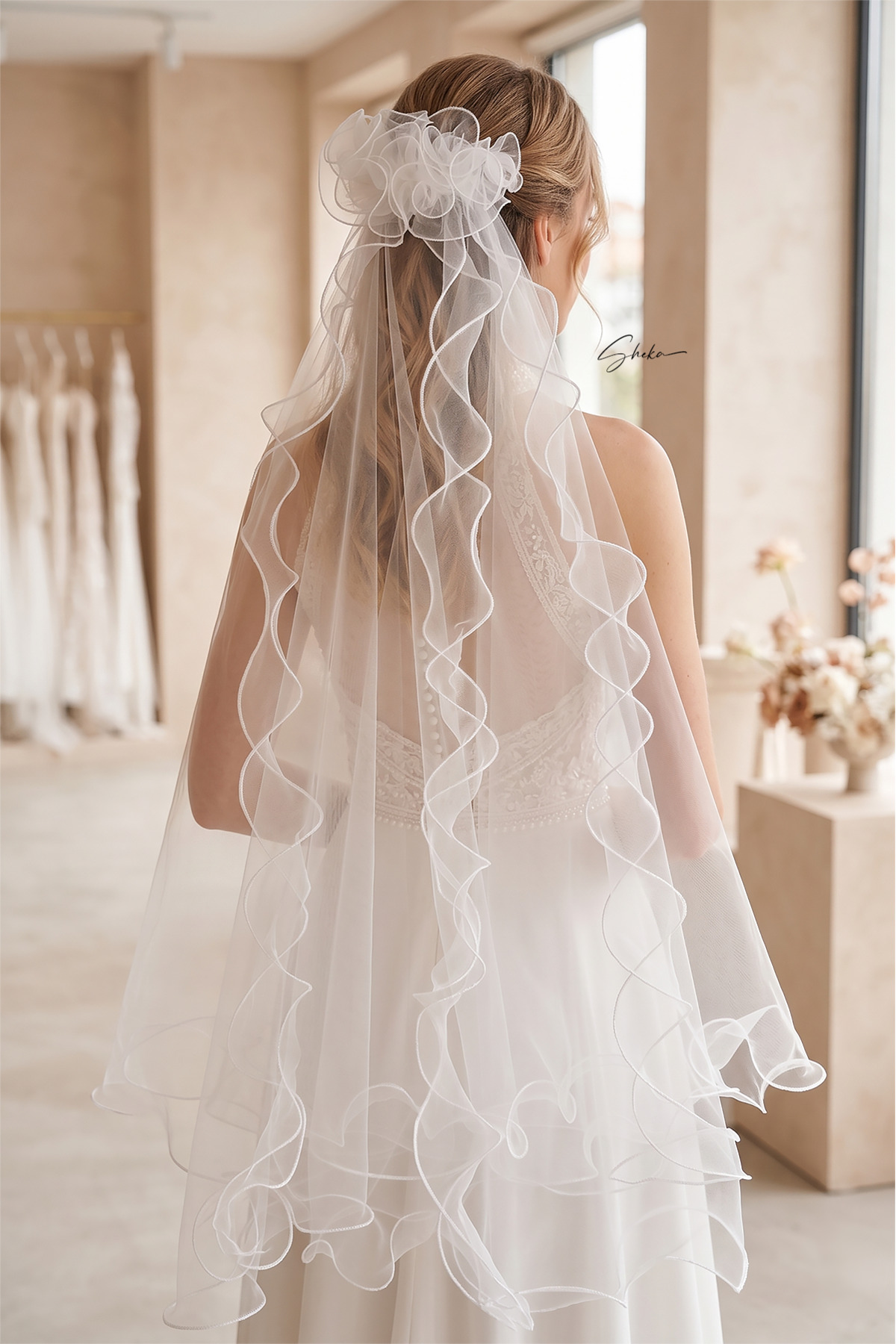 Elegant Bridal Veil, Wavy Mixed White Bridal Veil 75cm Length, Scalloped, European Fancy Tulle