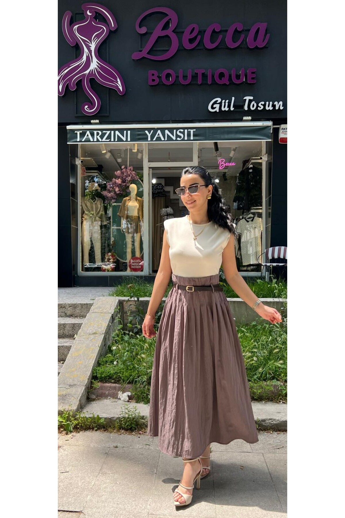 Vatkalı Kemerli Tişört Elbise
