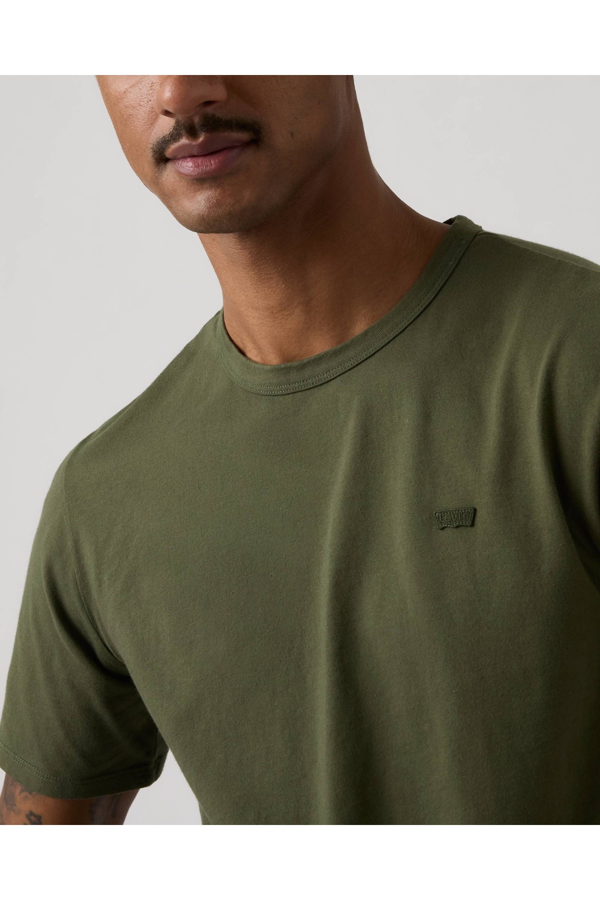تی‌شرت طرح لوگو پچ / رنگ اصلی تی‌شرت لیوایز تی شرت ورزشی Levi's