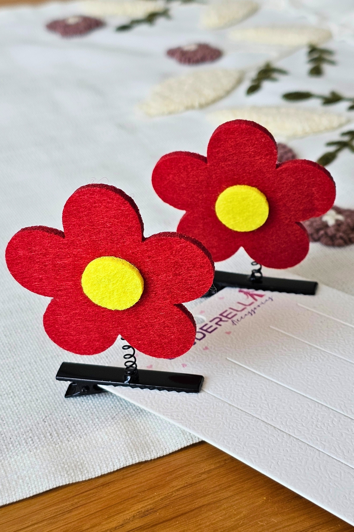 2-Piece 3D Size Red Wildflower Swinging Girl Clamp Buckle Set - Trend Fashion Clip Hairpin