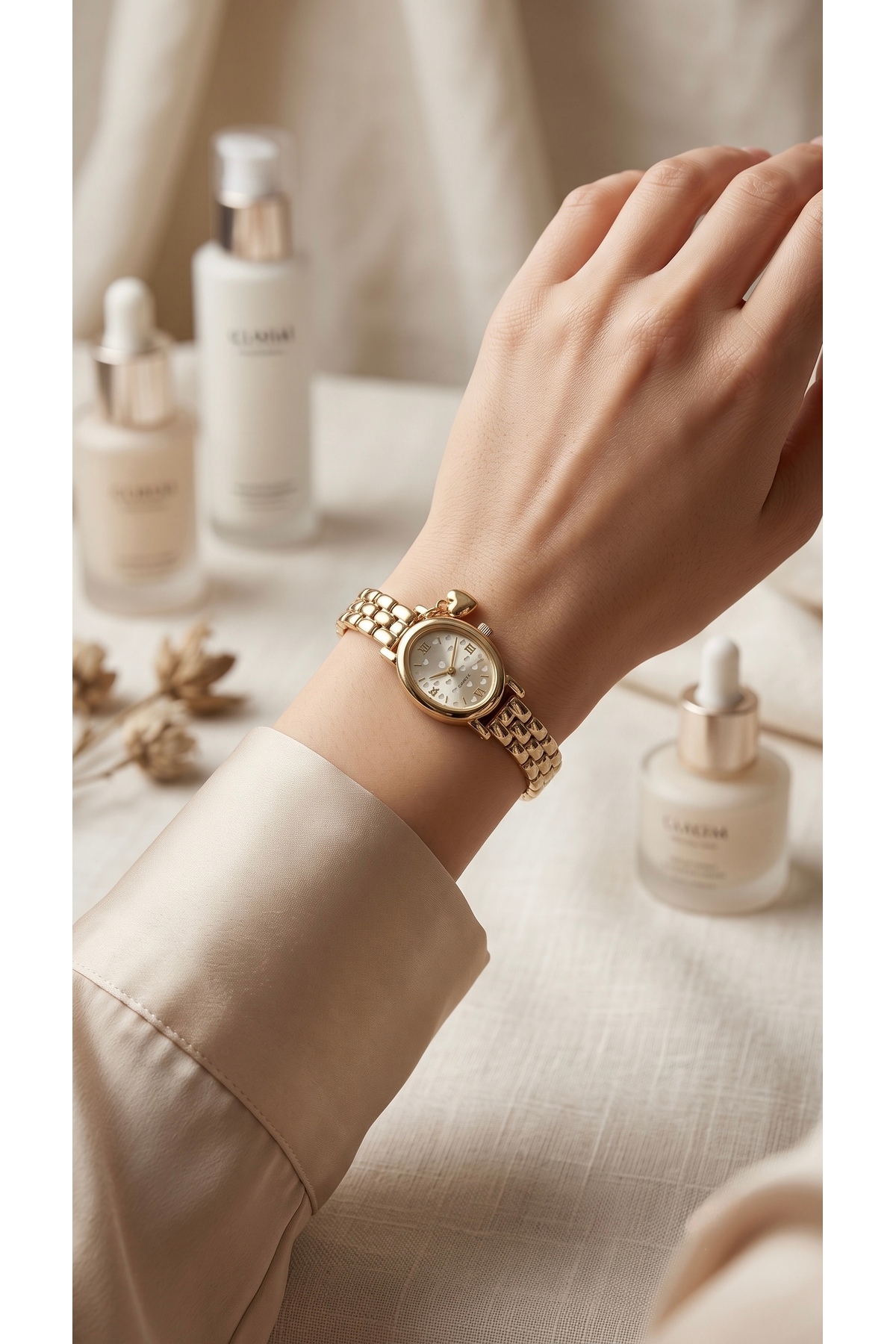 KLISHE Butik Valentin Kadın Çelik Saat Gold Renk Kalp Charm Detaylı Vintage Oval Kasa Old Money Zarif Şık Lüks Kadın Kol Saati | Limited Edition 2026 görsel 5