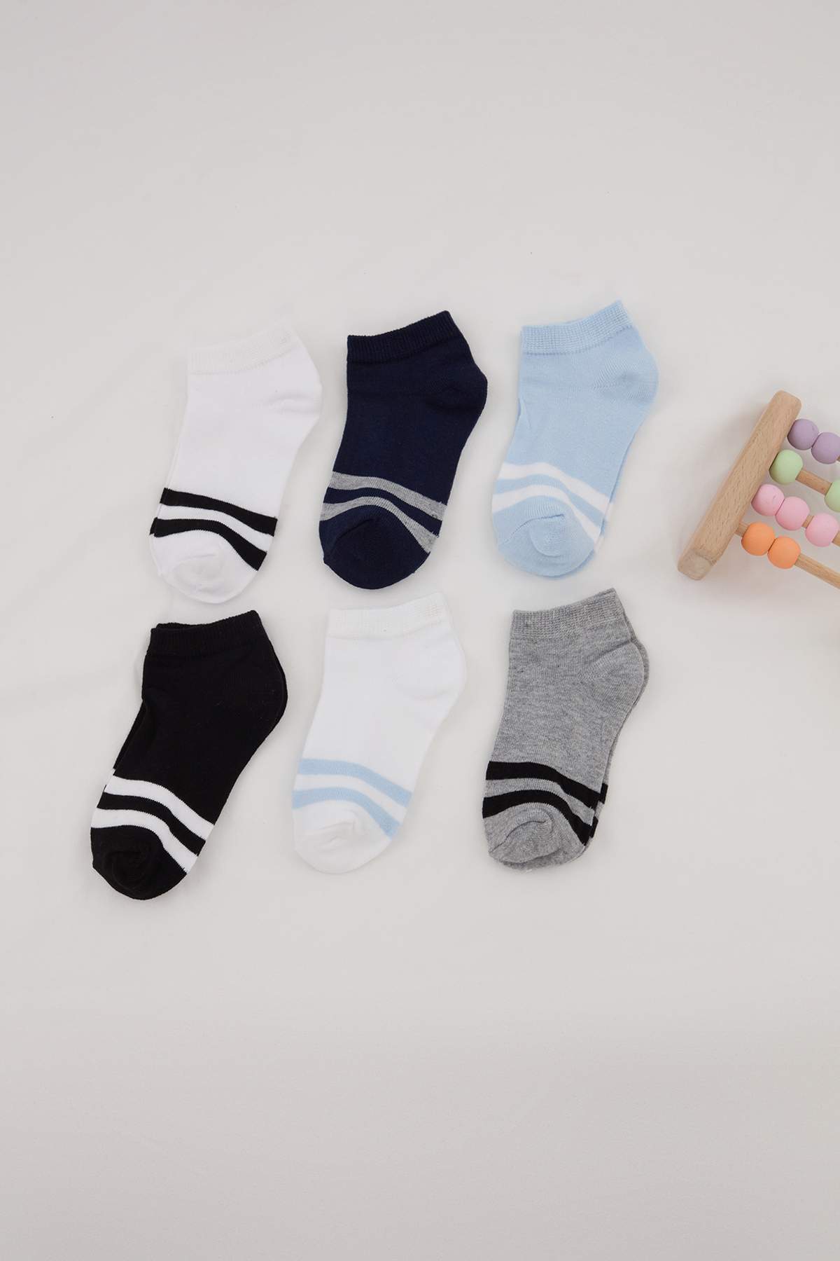 Trendyolmilla Kids Çok Renkli 6'lı Çizgi Detaylı Erkek Çocuk Çorap TKDSS26CO00021